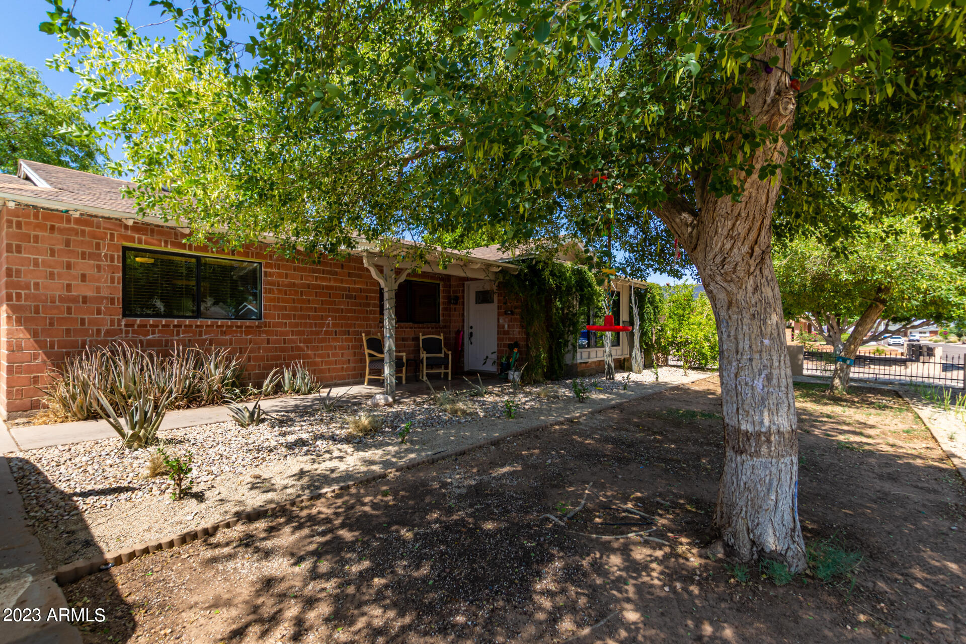 8638 E ROANOKE Avenue