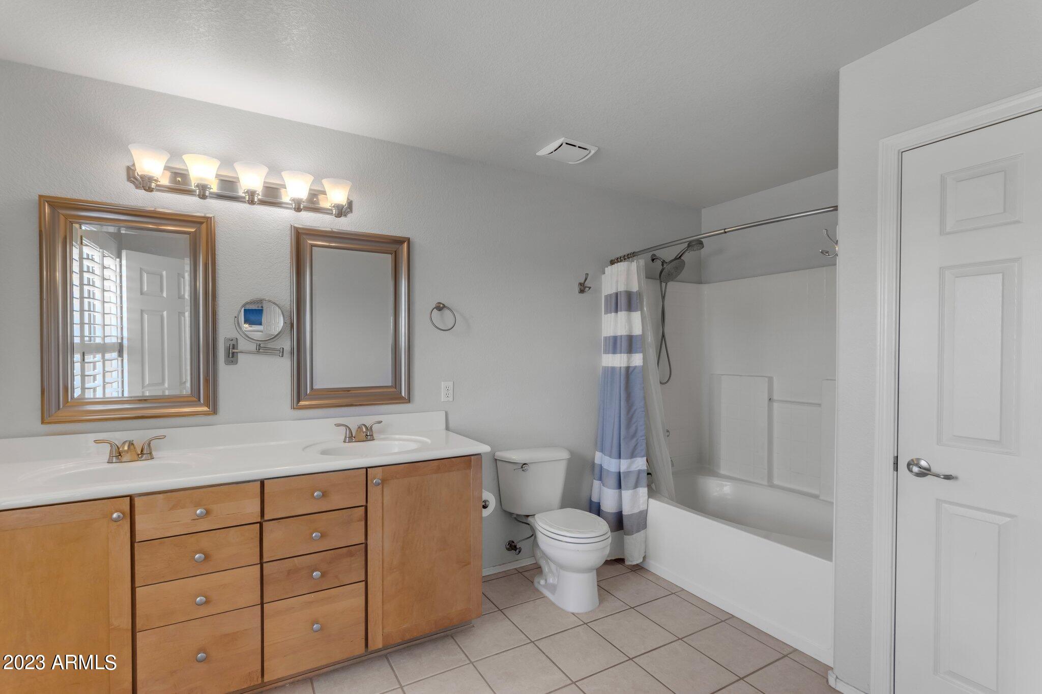 3572 E TRIGGER Way