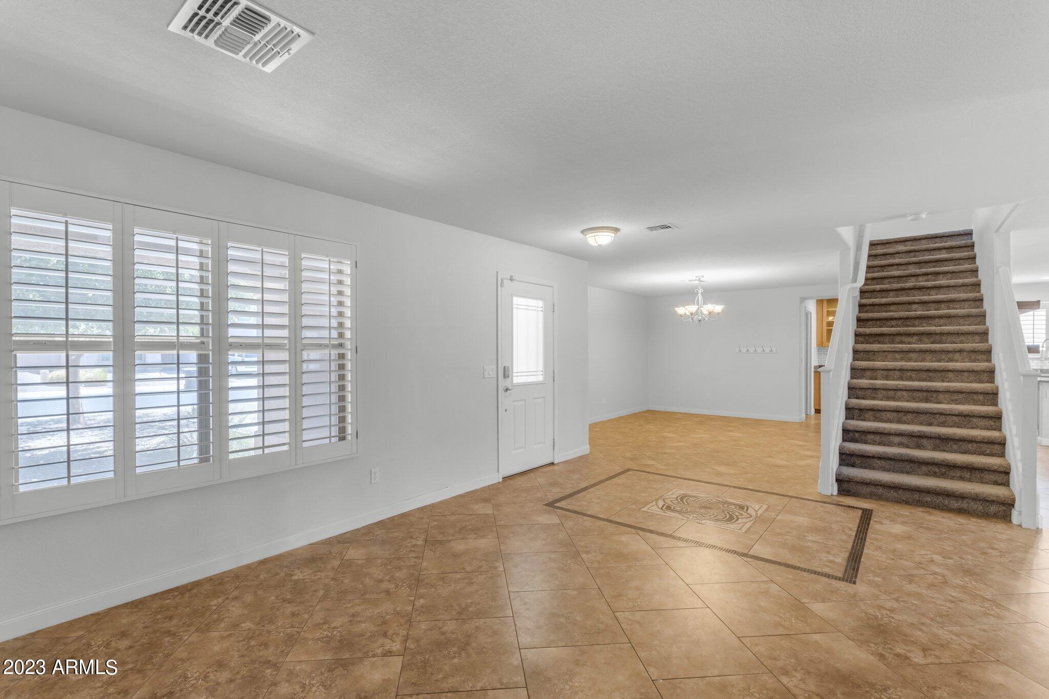 3572 E TRIGGER Way