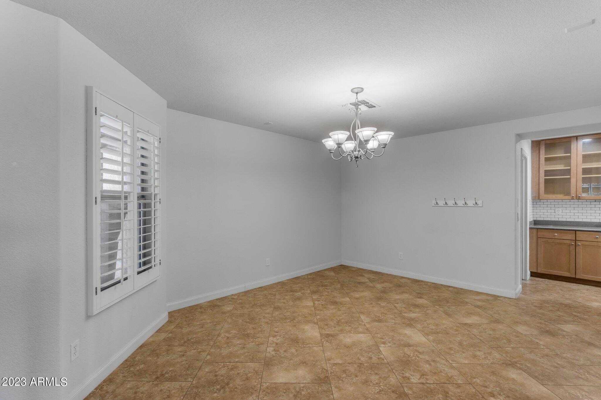 3572 E TRIGGER Way