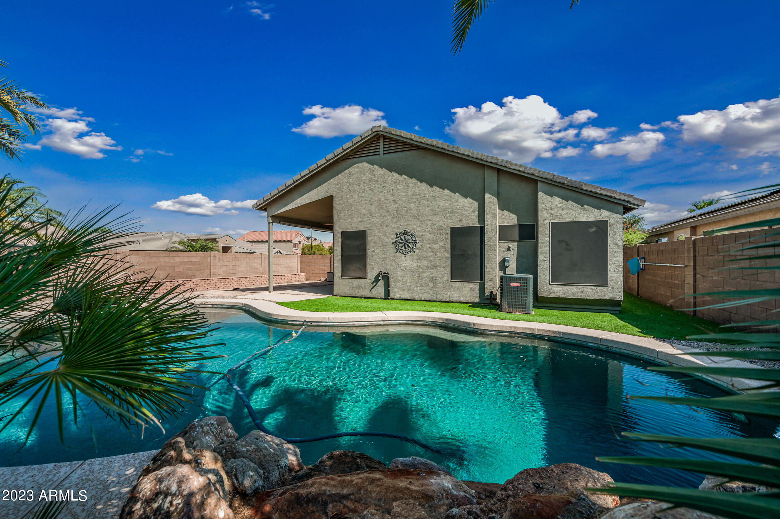 42561 W DESERT FAIRWAYS Drive