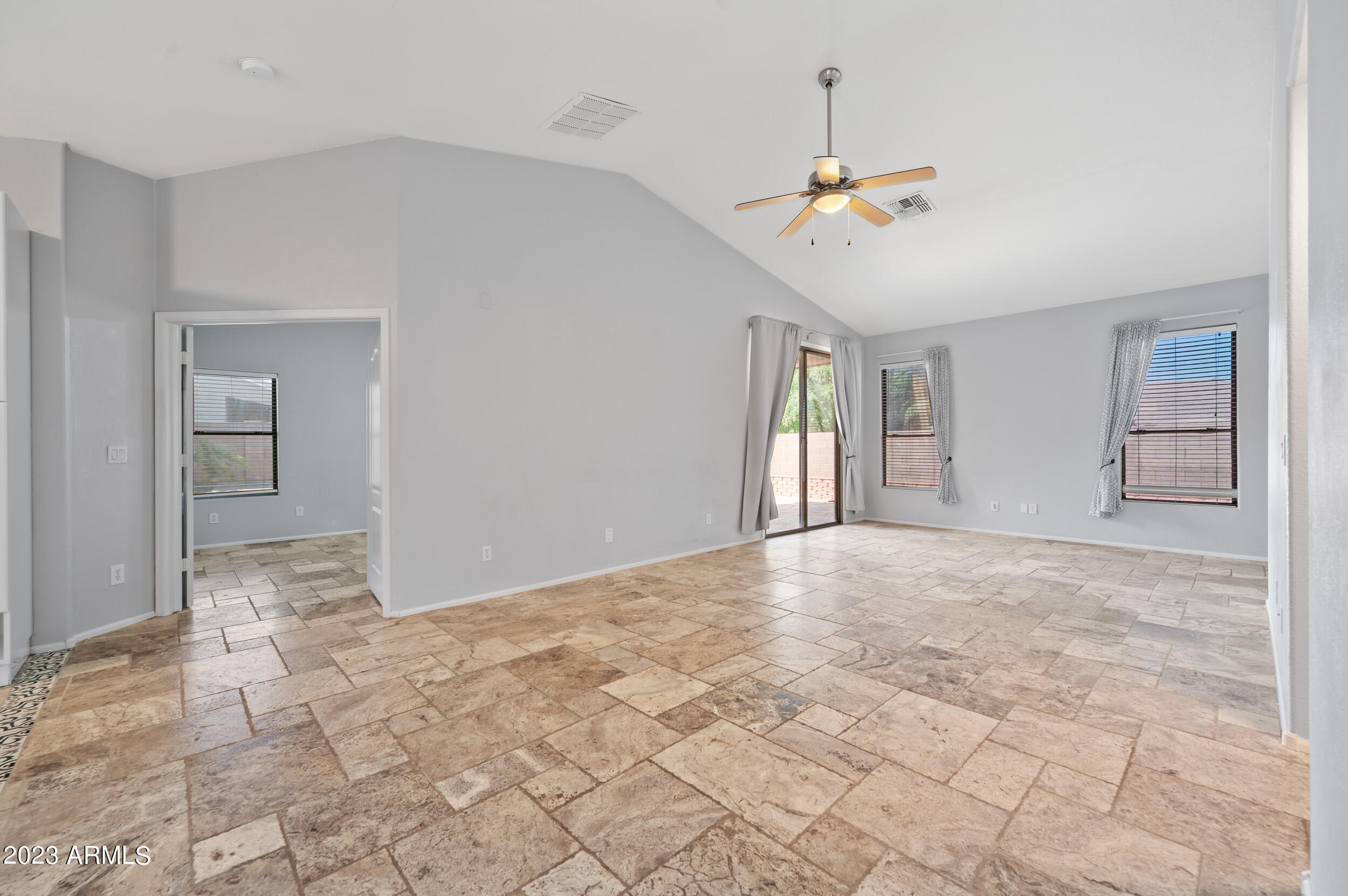 42561 W DESERT FAIRWAYS Drive