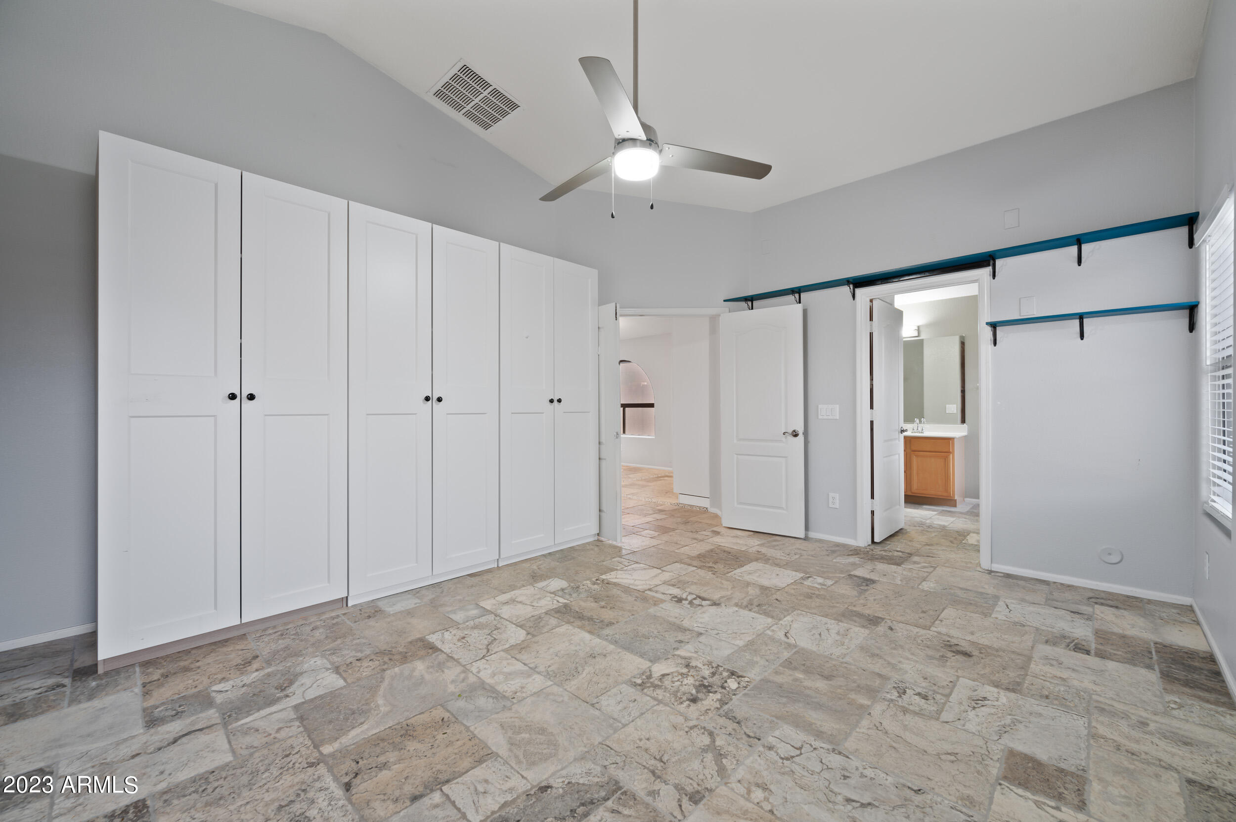 42561 W DESERT FAIRWAYS Drive