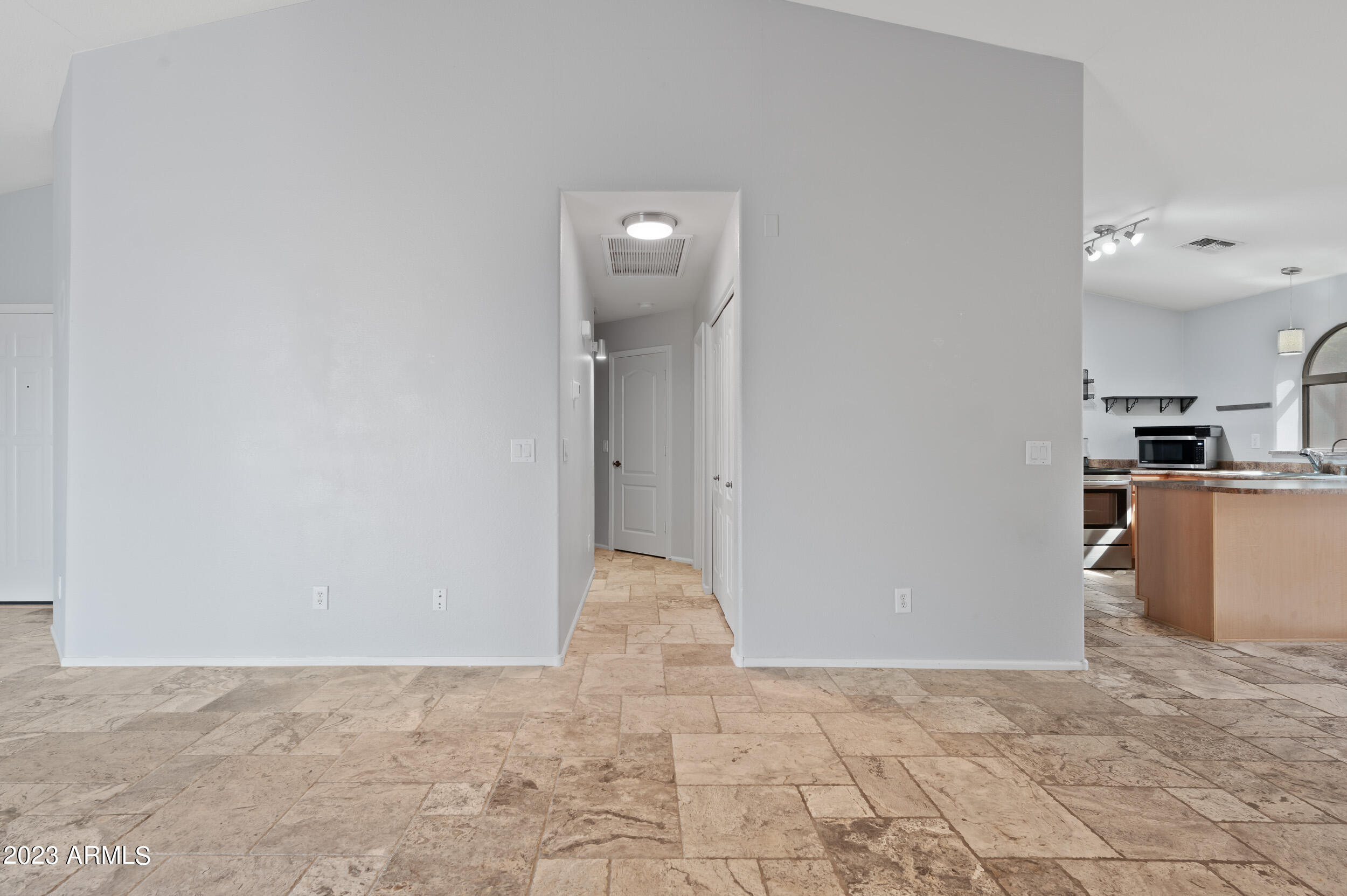 42561 W DESERT FAIRWAYS Drive