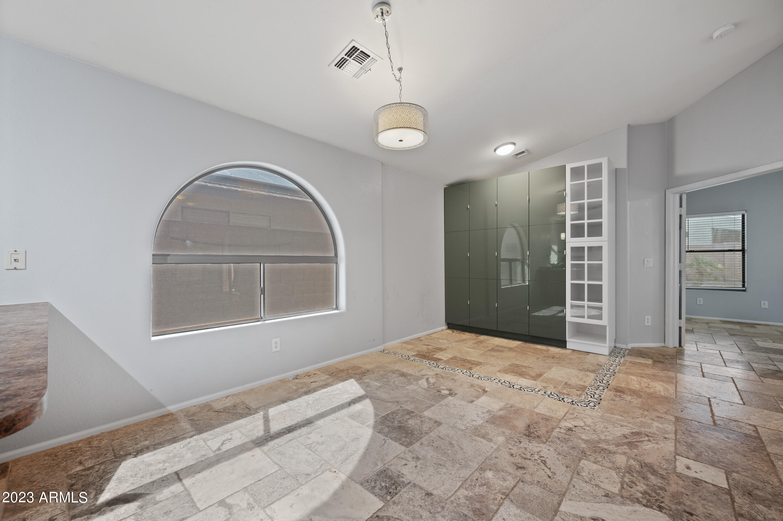42561 W DESERT FAIRWAYS Drive