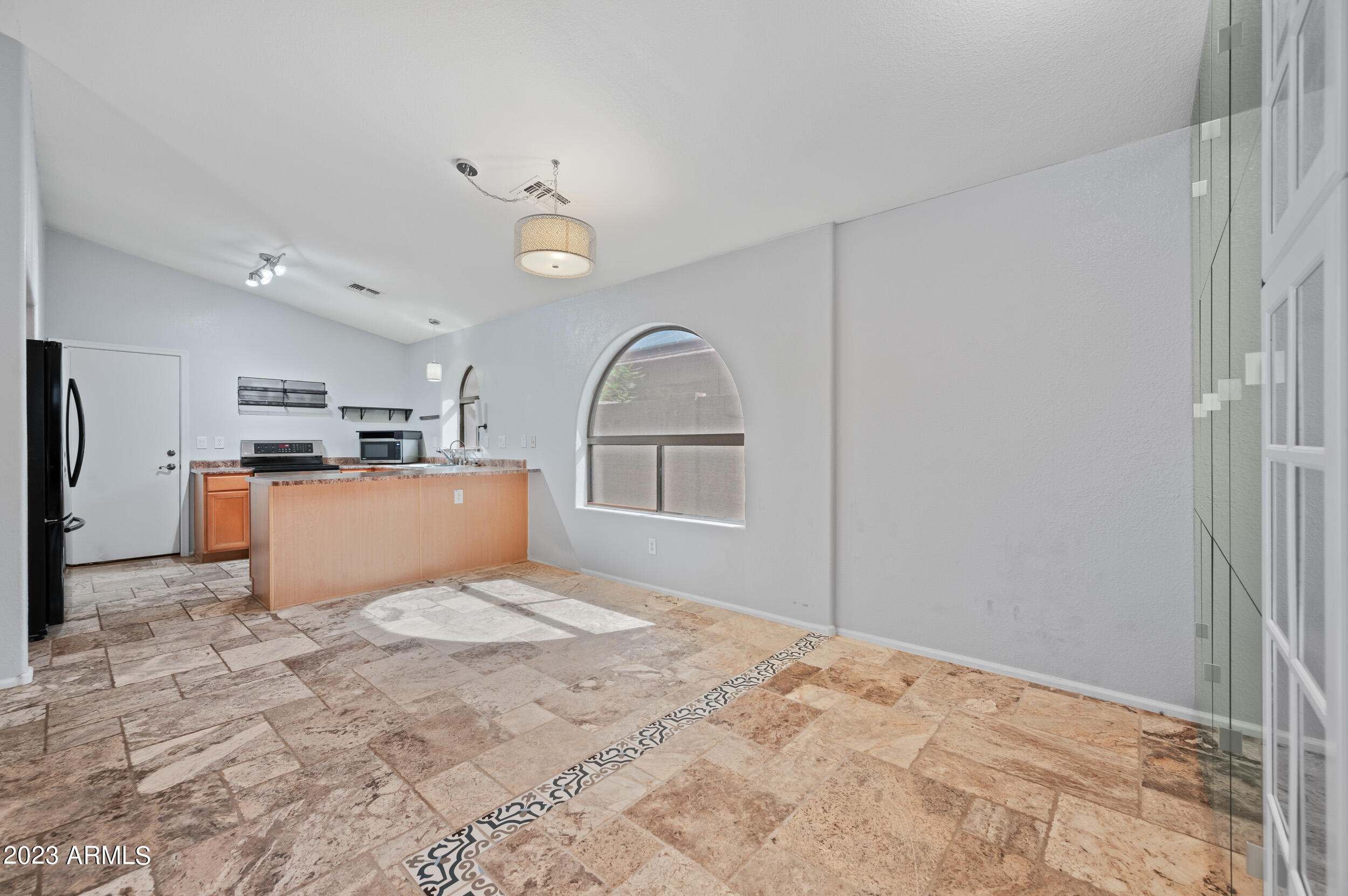 42561 W DESERT FAIRWAYS Drive