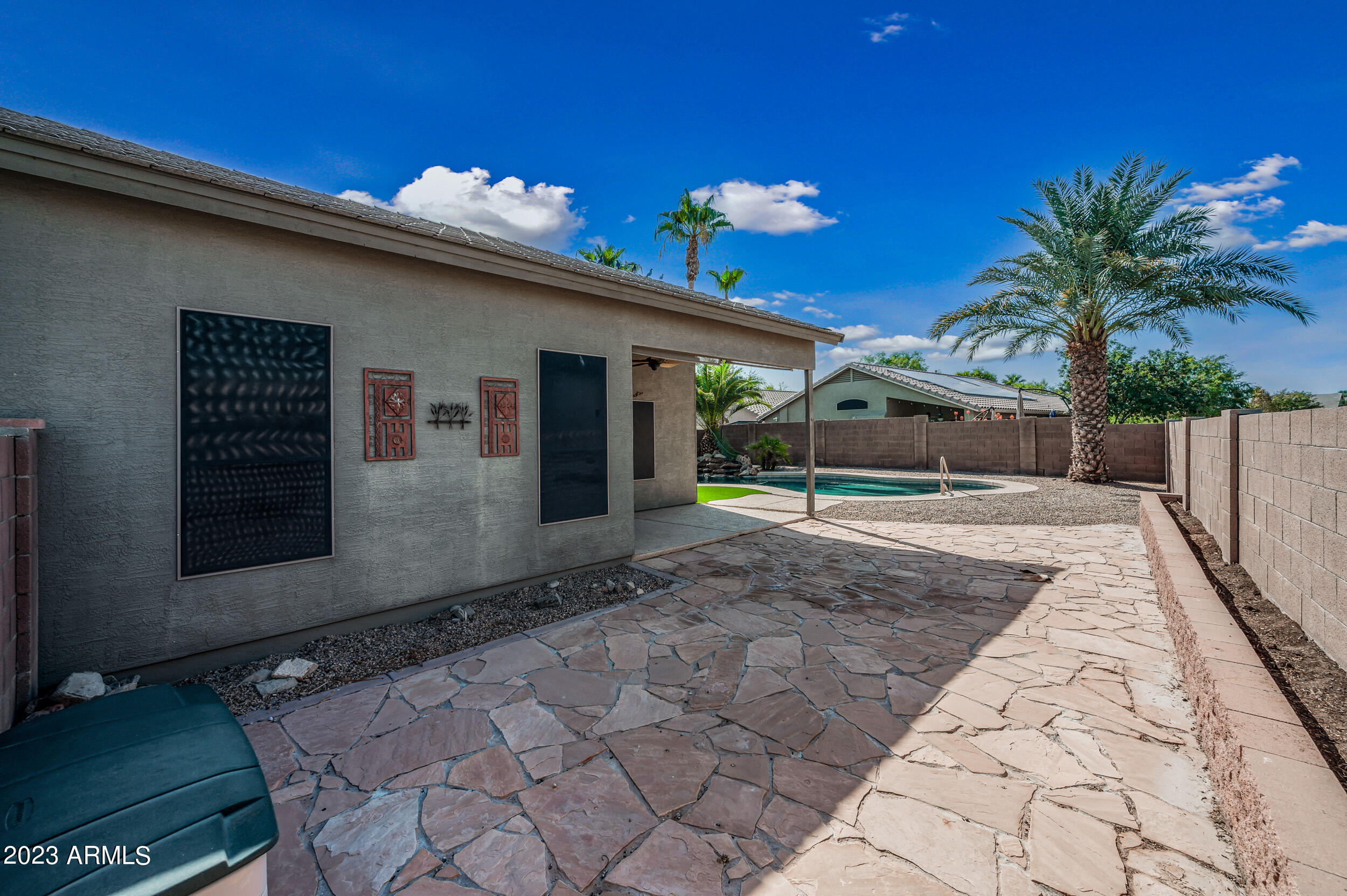 42561 W DESERT FAIRWAYS Drive