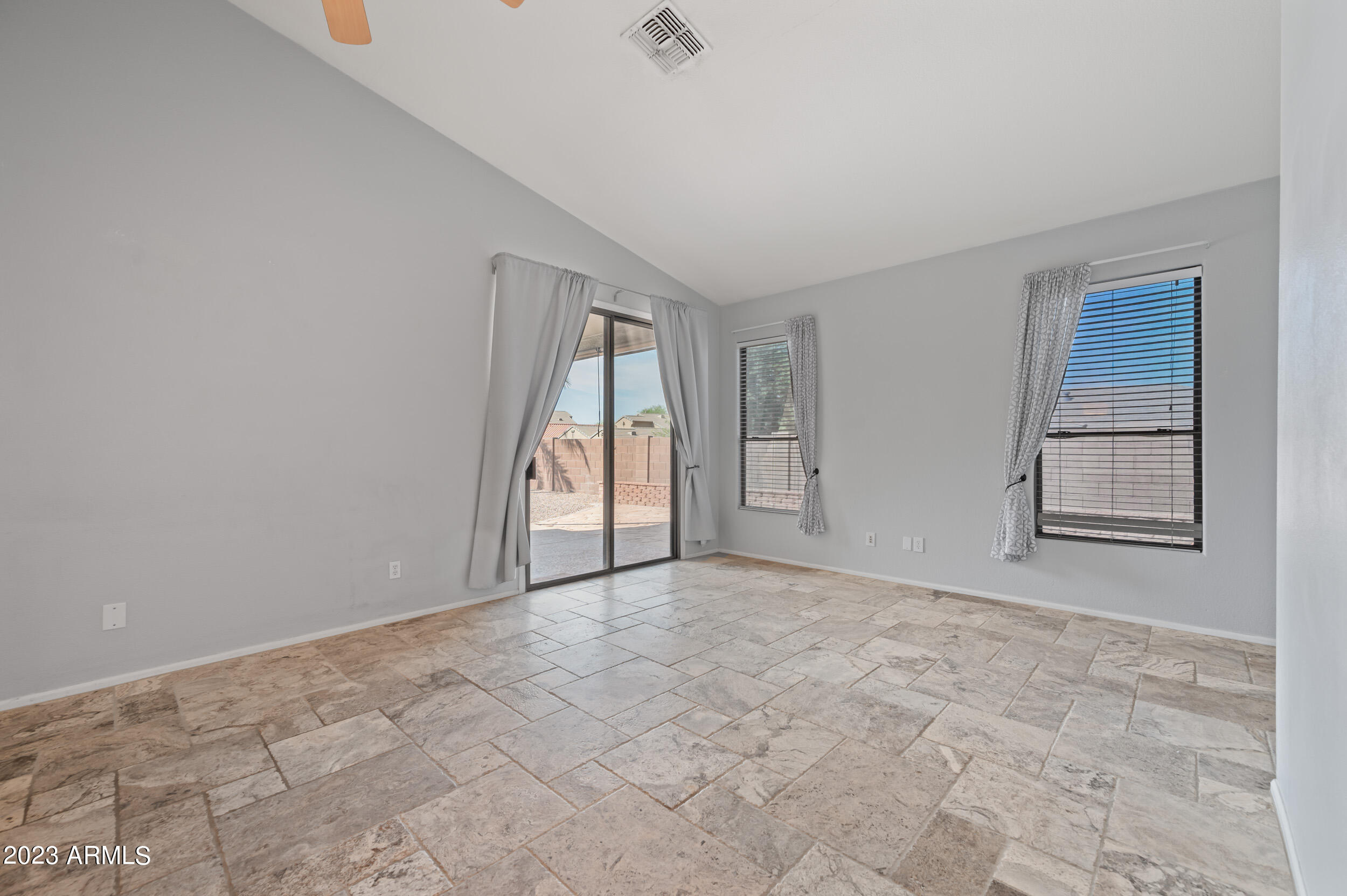 42561 W DESERT FAIRWAYS Drive