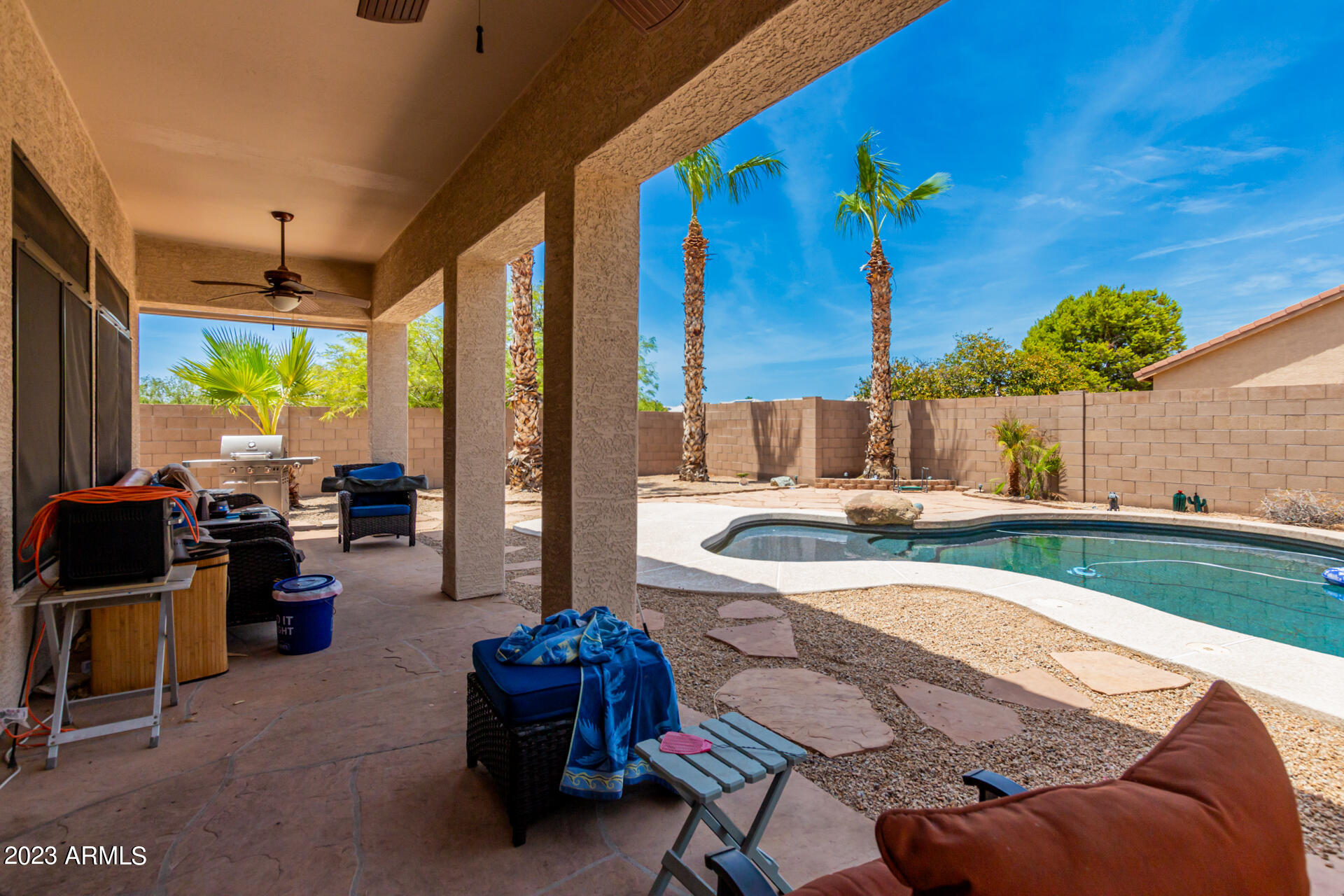 7326 W DREYFUS Drive