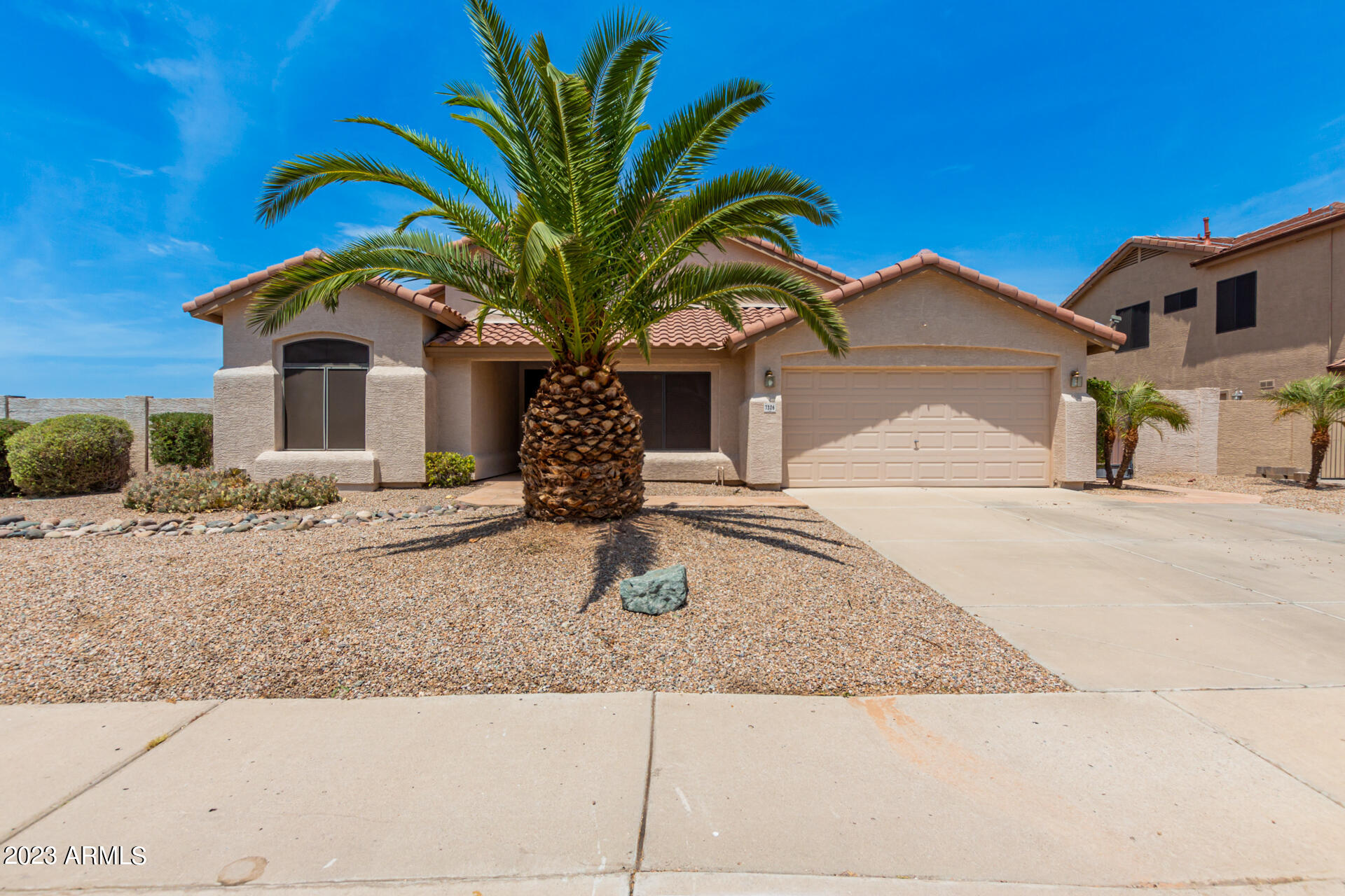 7326 W DREYFUS Drive
