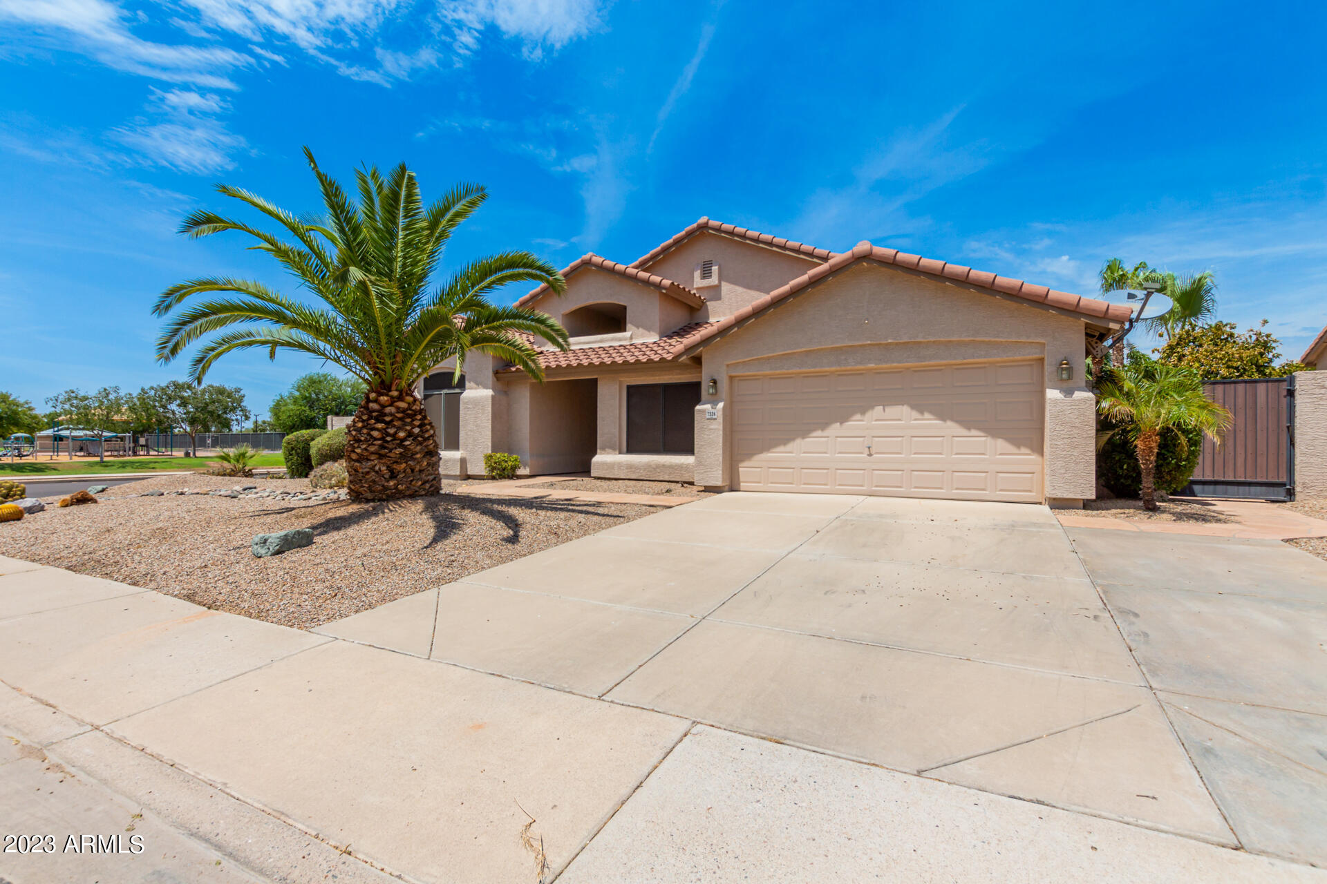 7326 W DREYFUS Drive