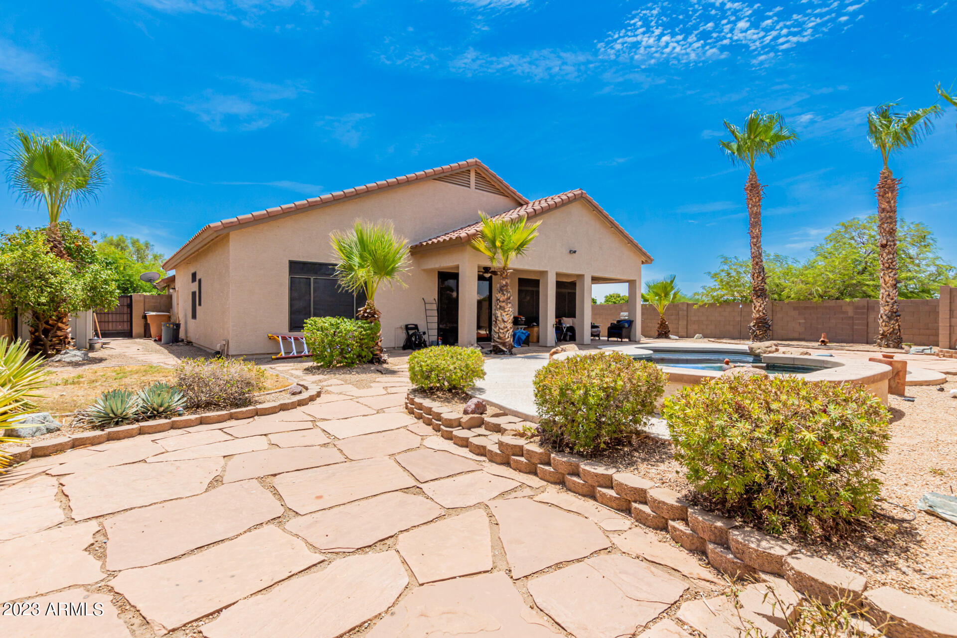 7326 W DREYFUS Drive