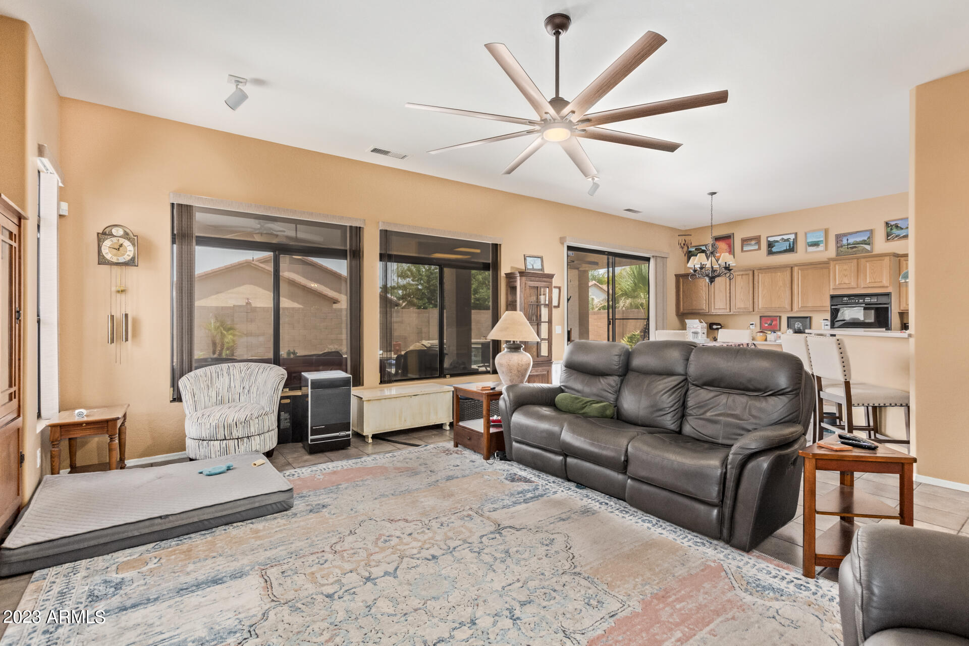 7326 W DREYFUS Drive