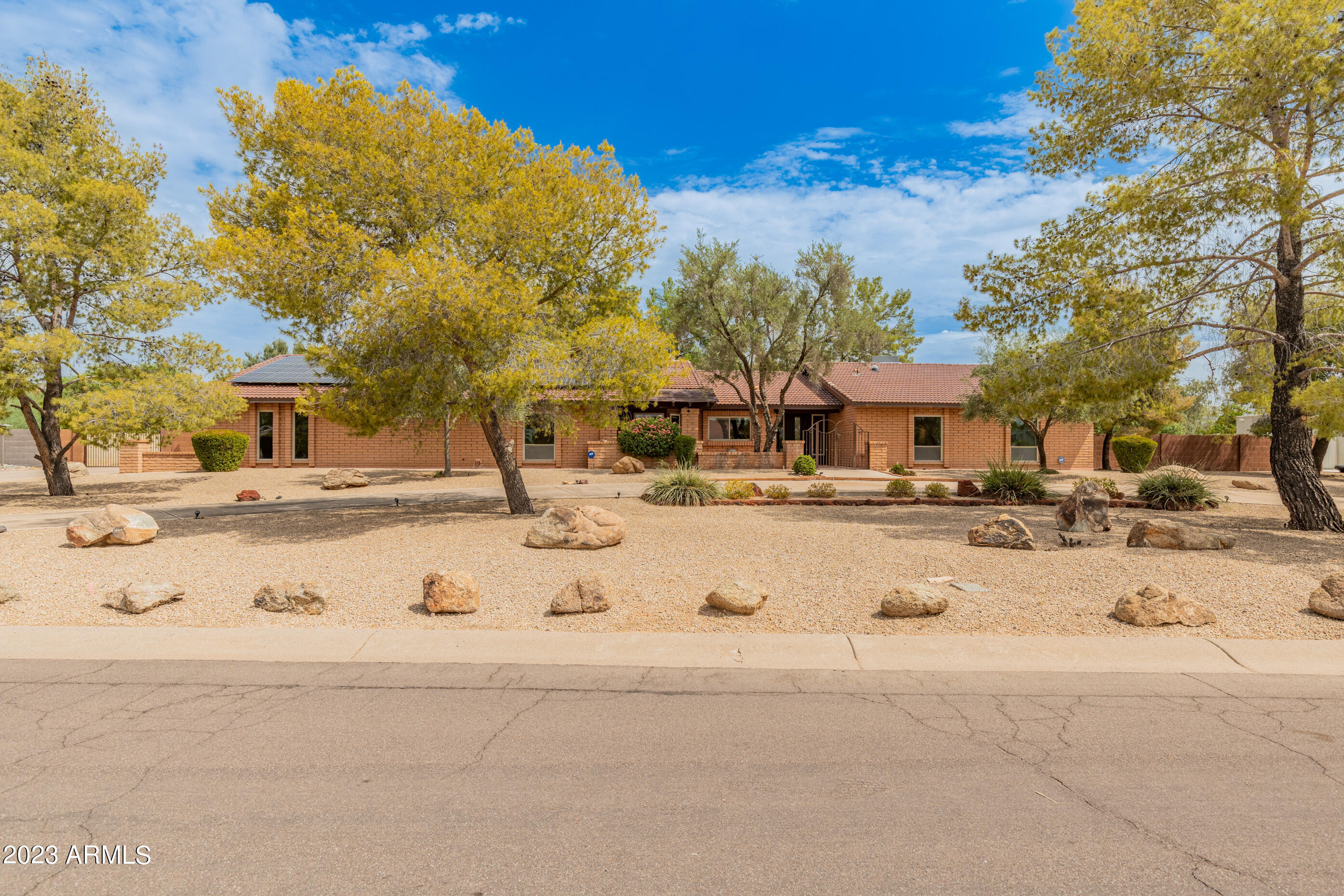 8020 E DAVENPORT Drive