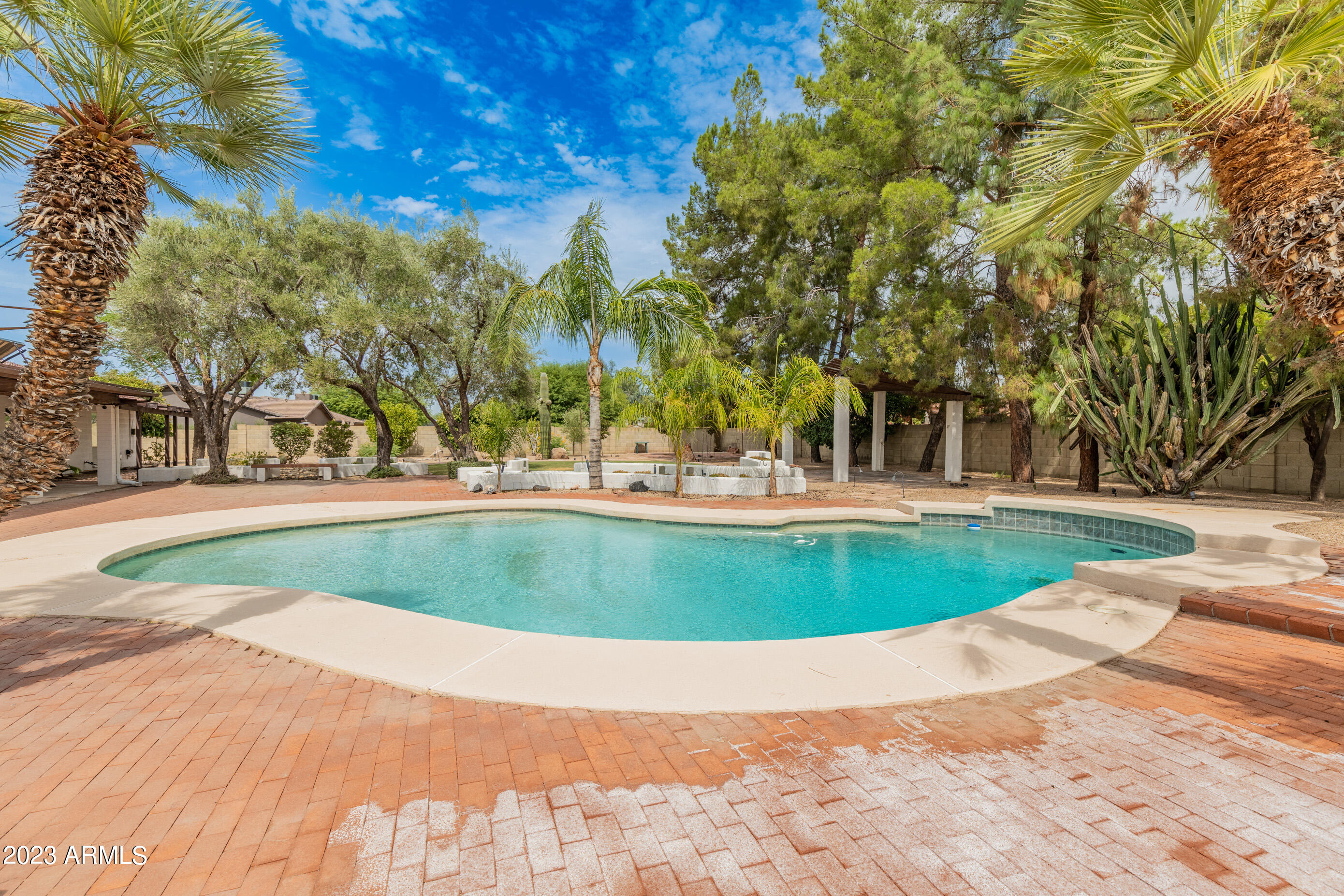 8020 E DAVENPORT Drive