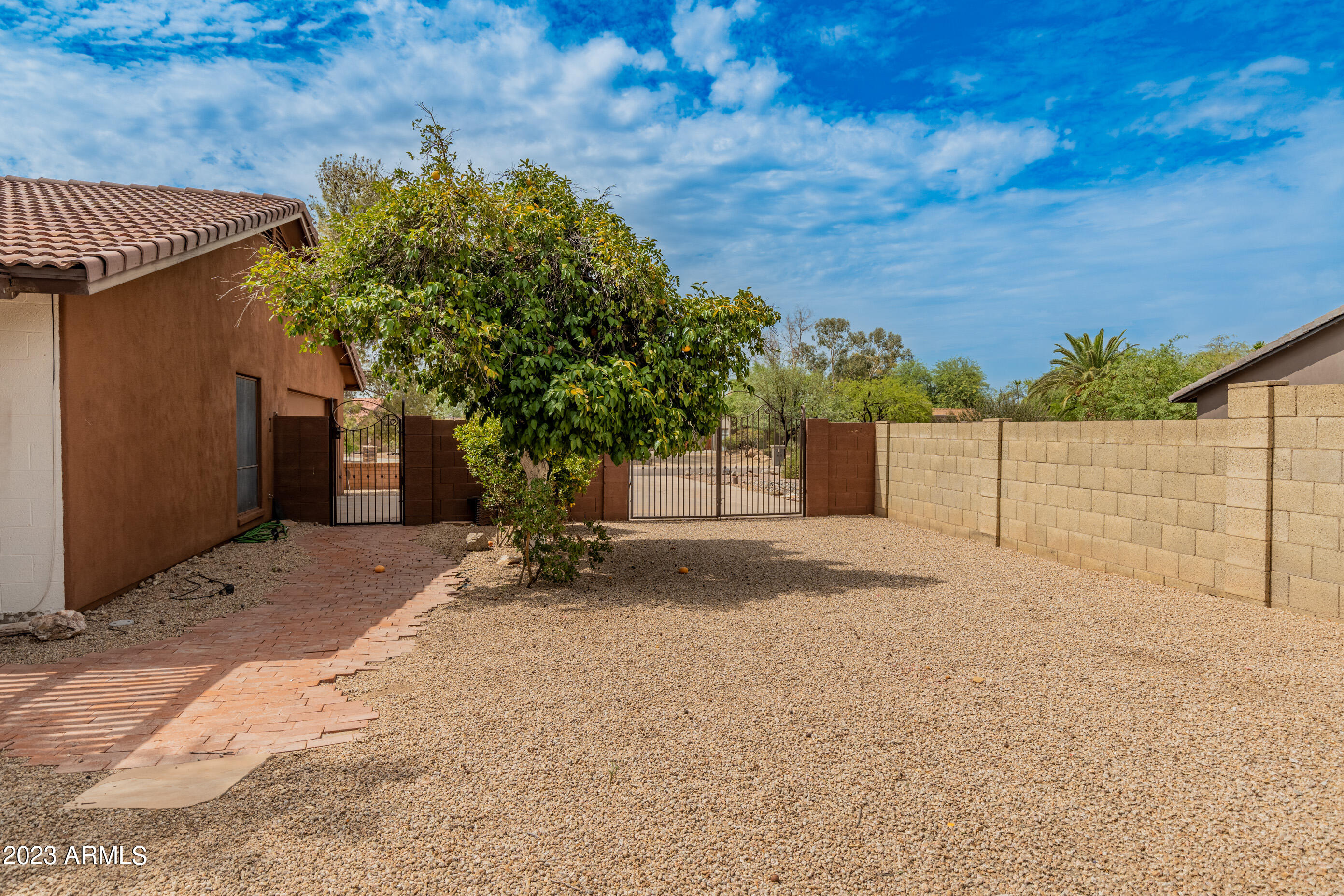 8020 E DAVENPORT Drive