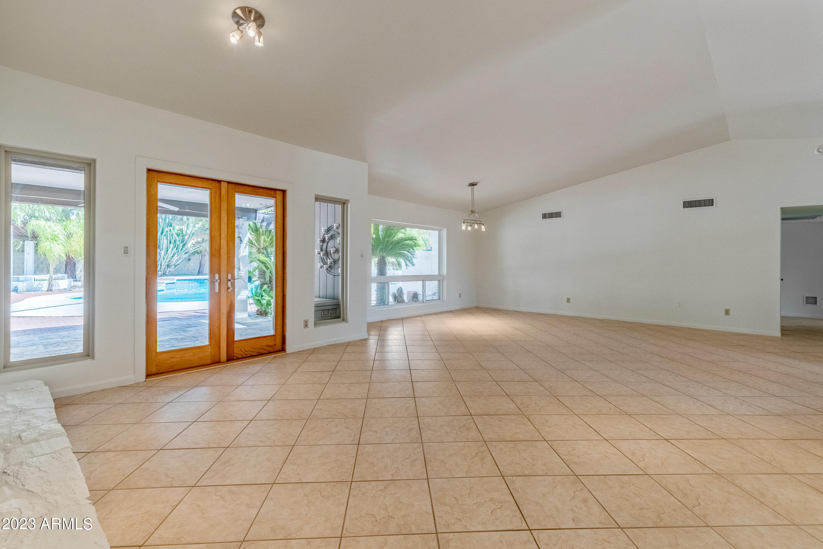 8020 E DAVENPORT Drive