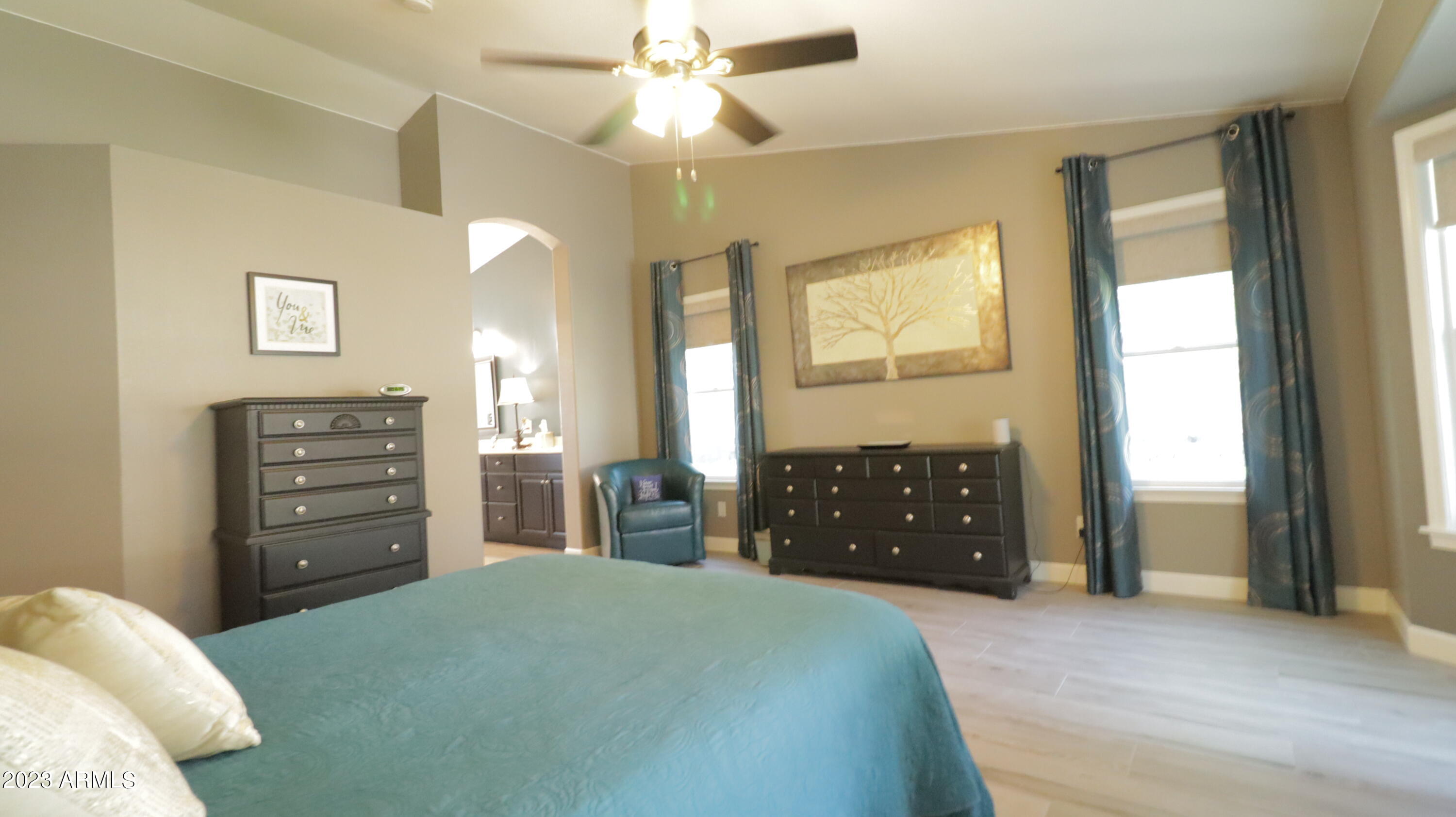 1432 W SHERRI Drive