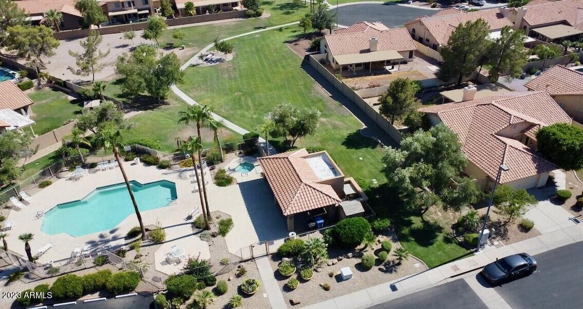 1432 W SHERRI Drive