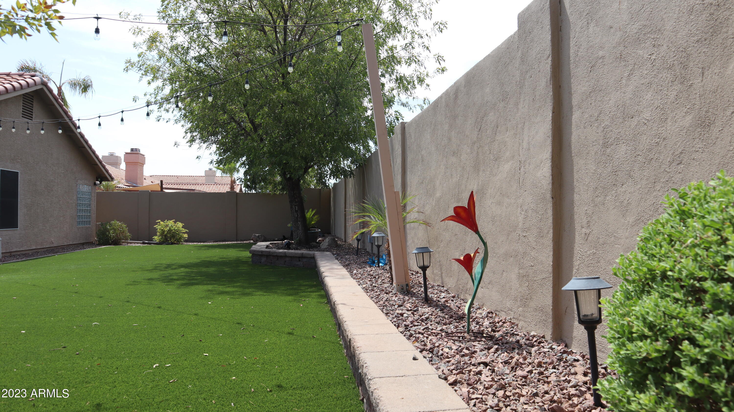 1432 W SHERRI Drive