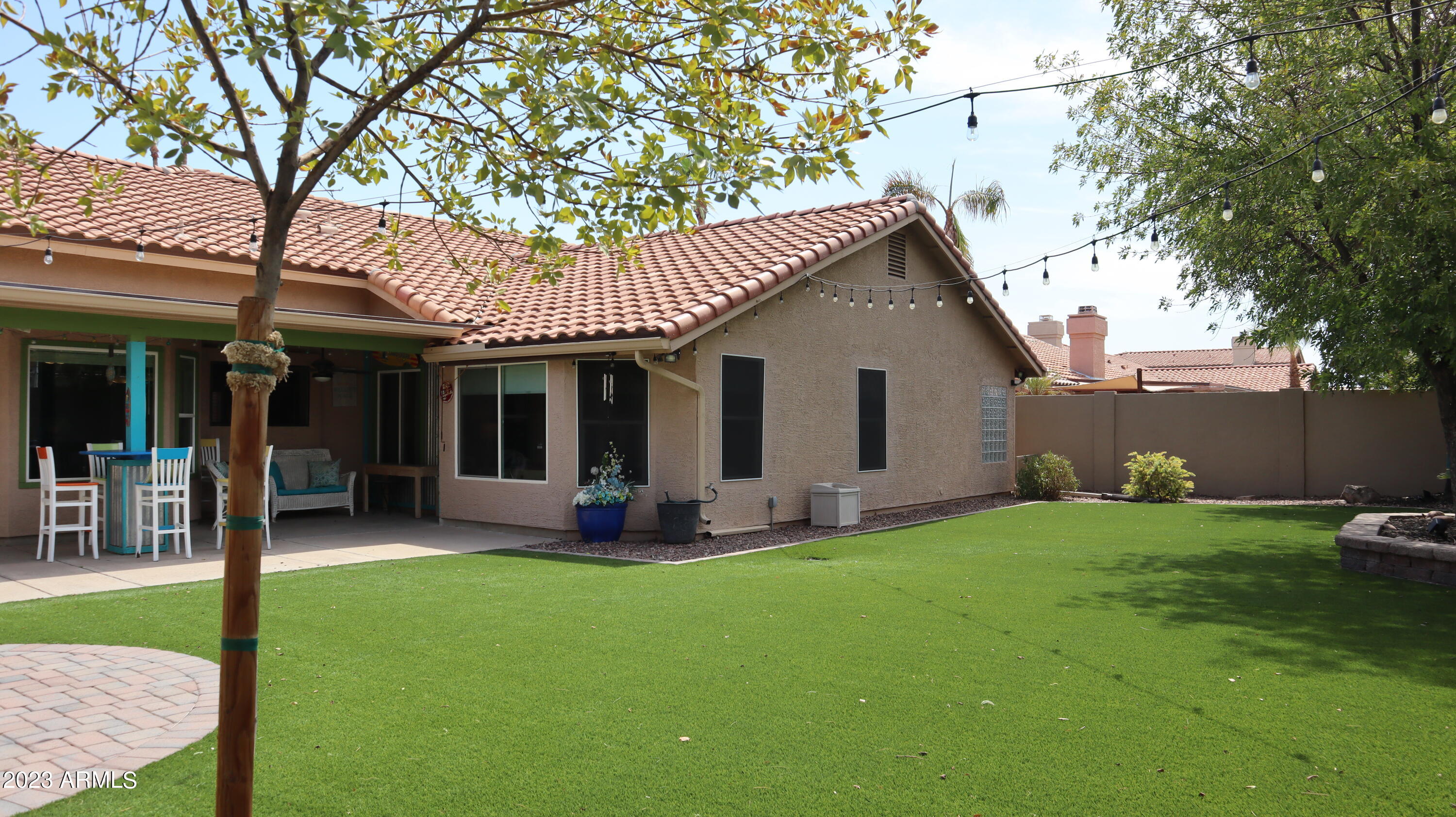 1432 W SHERRI Drive