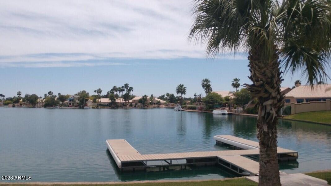 1432 W SHERRI Drive