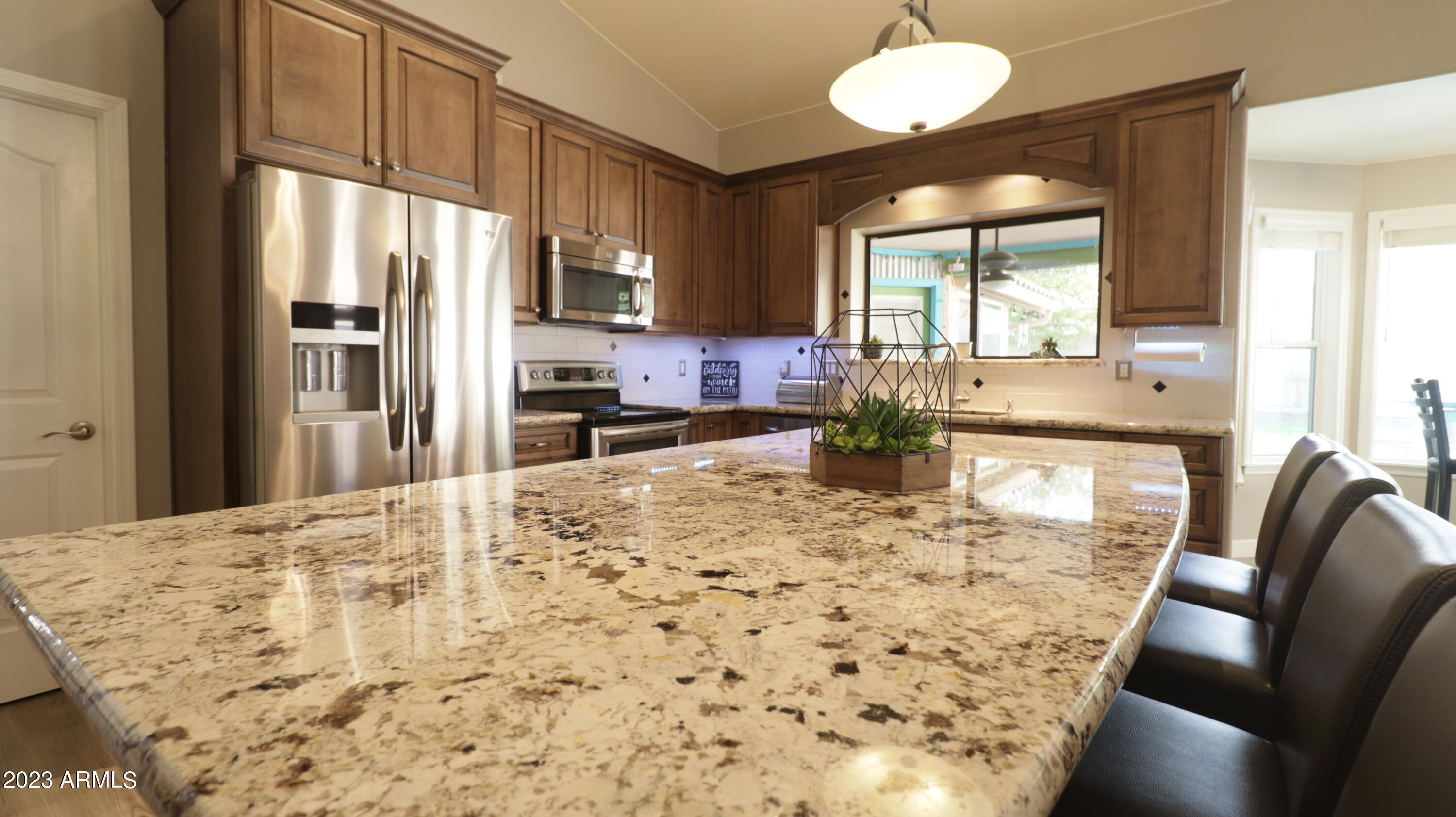 1432 W SHERRI Drive