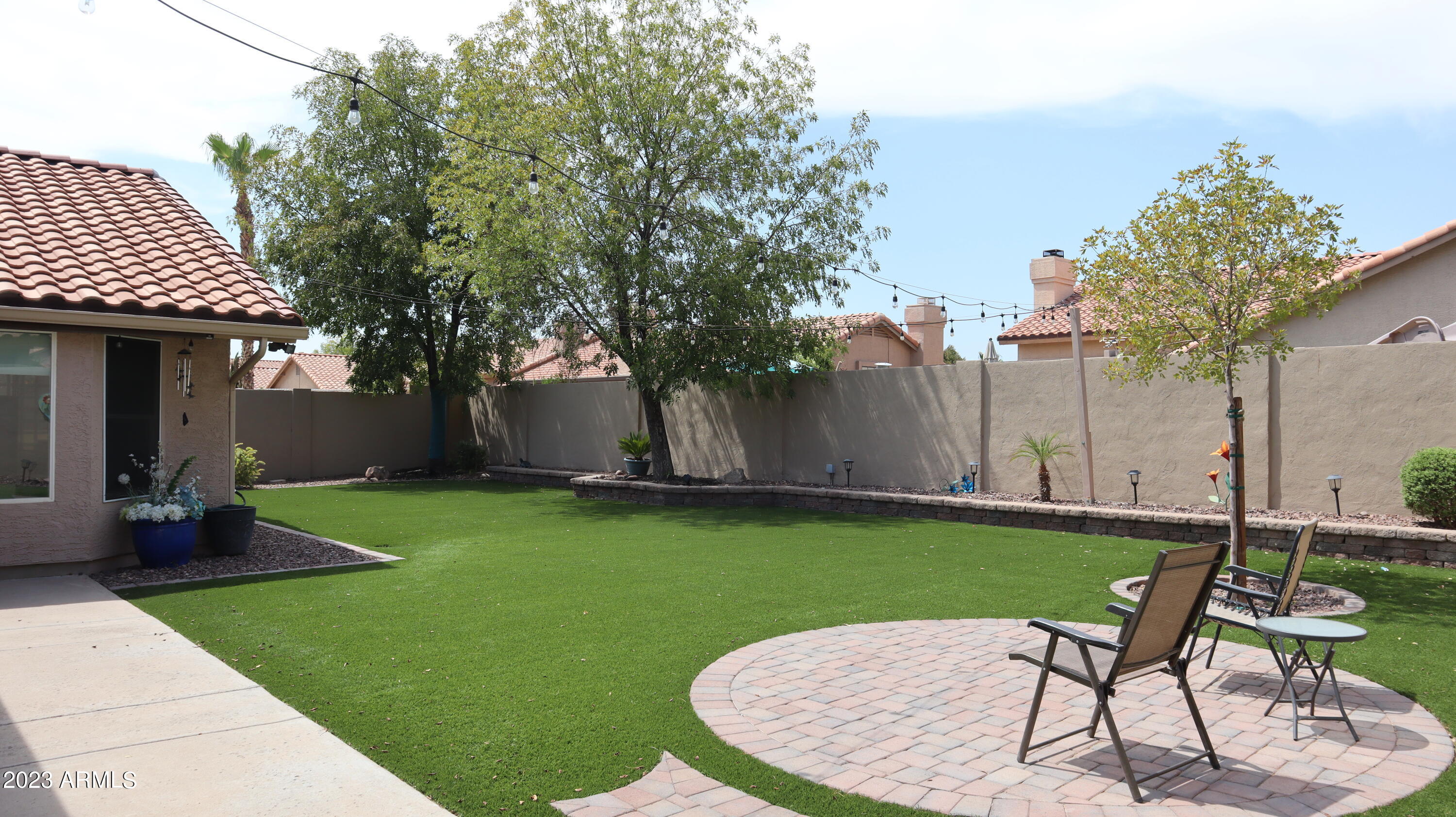 1432 W SHERRI Drive
