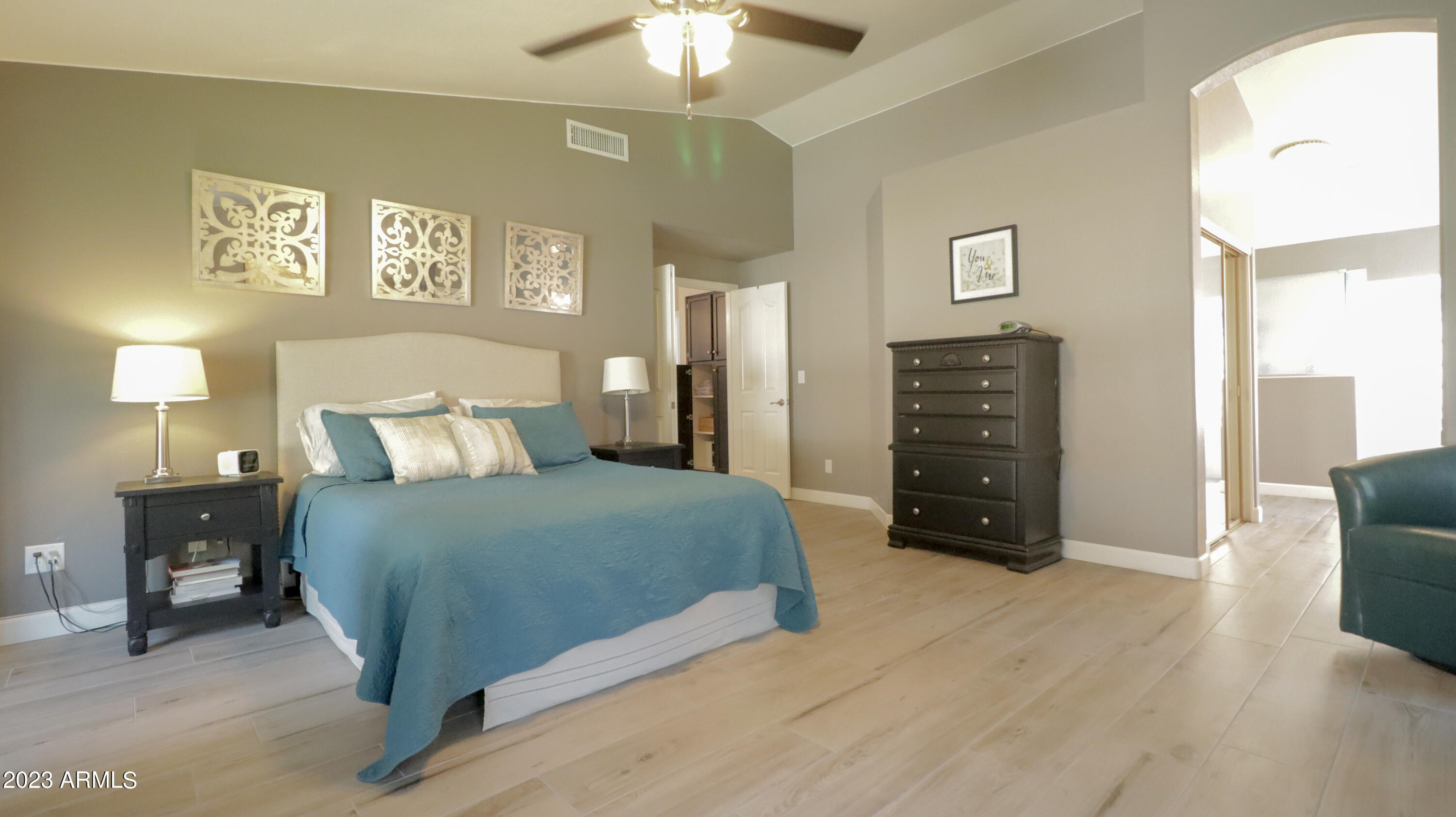 1432 W SHERRI Drive