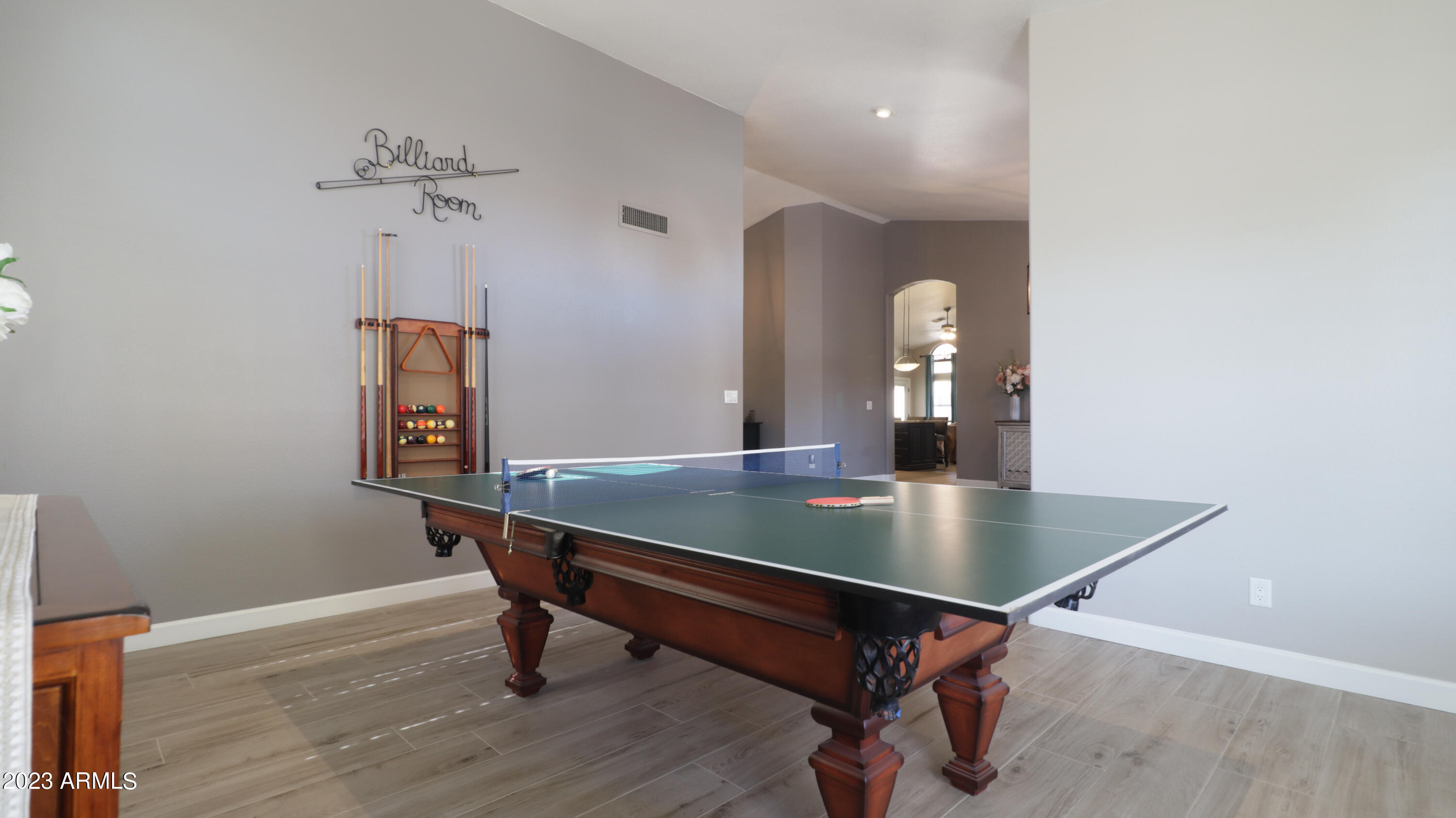 1432 W SHERRI Drive