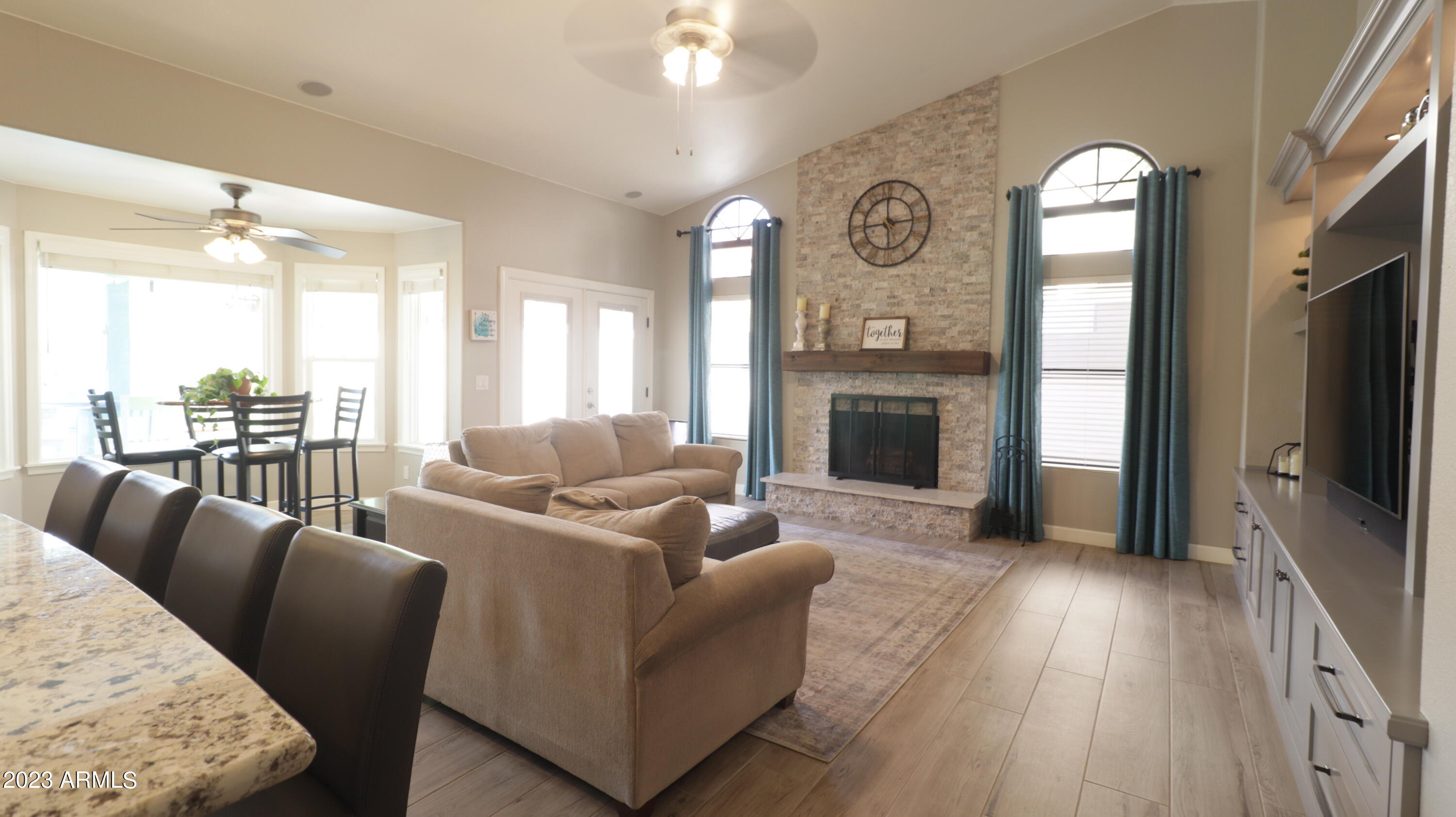 1432 W SHERRI Drive
