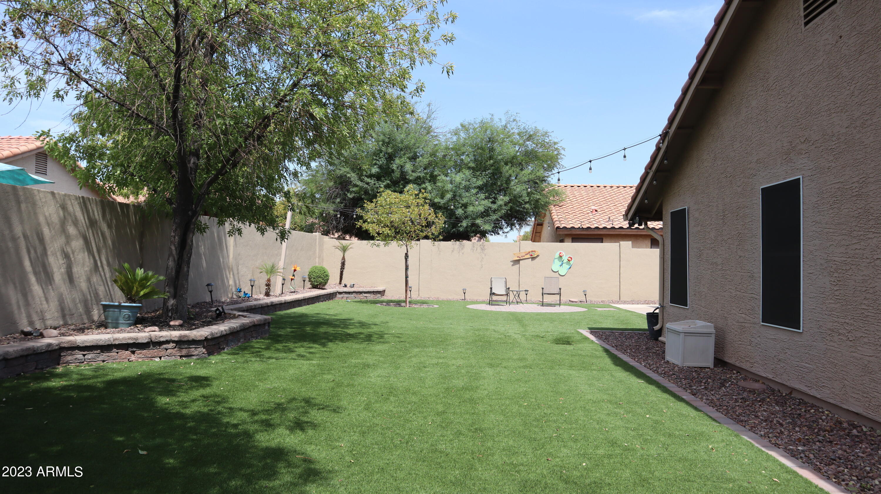 1432 W SHERRI Drive