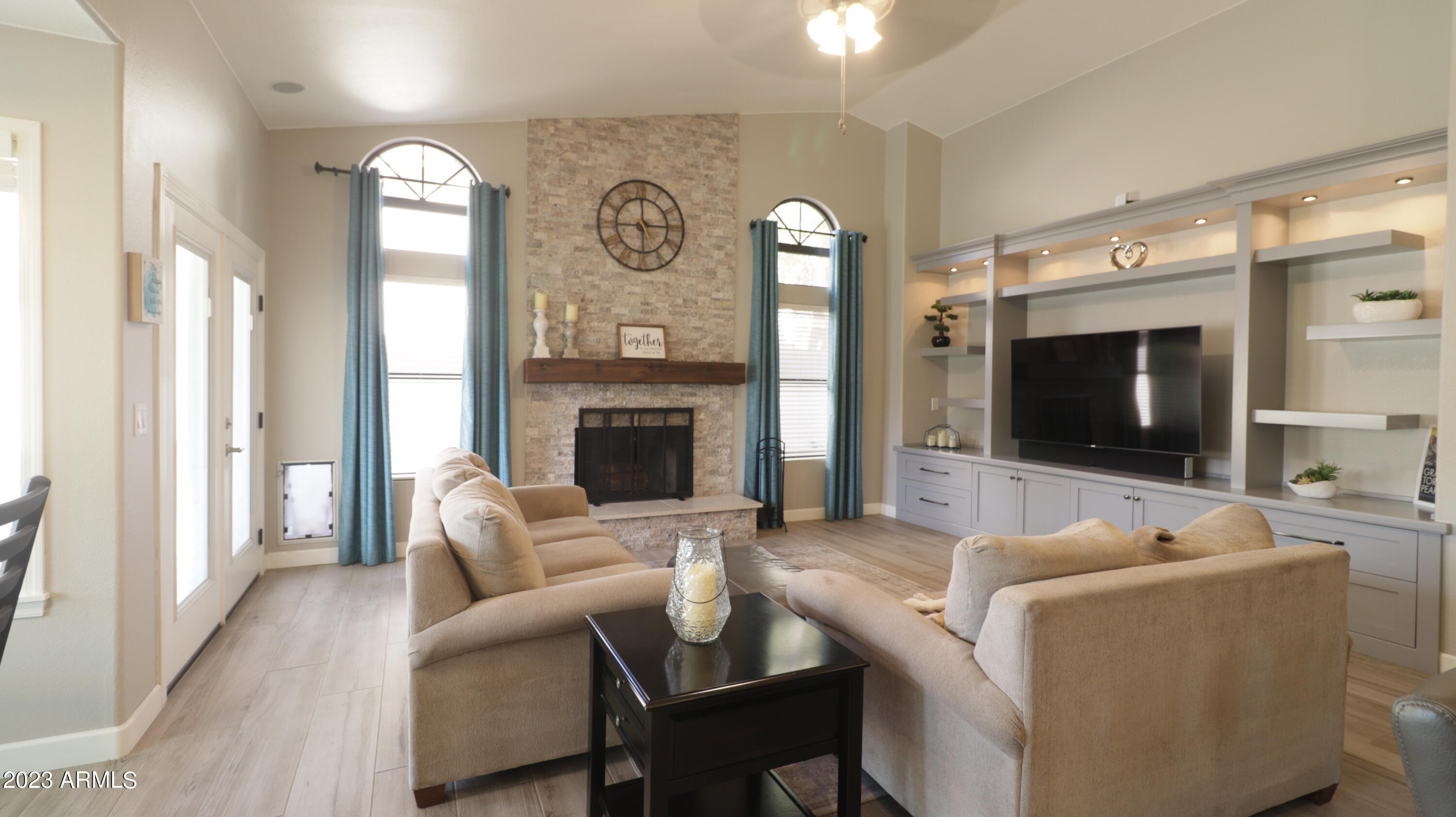1432 W SHERRI Drive