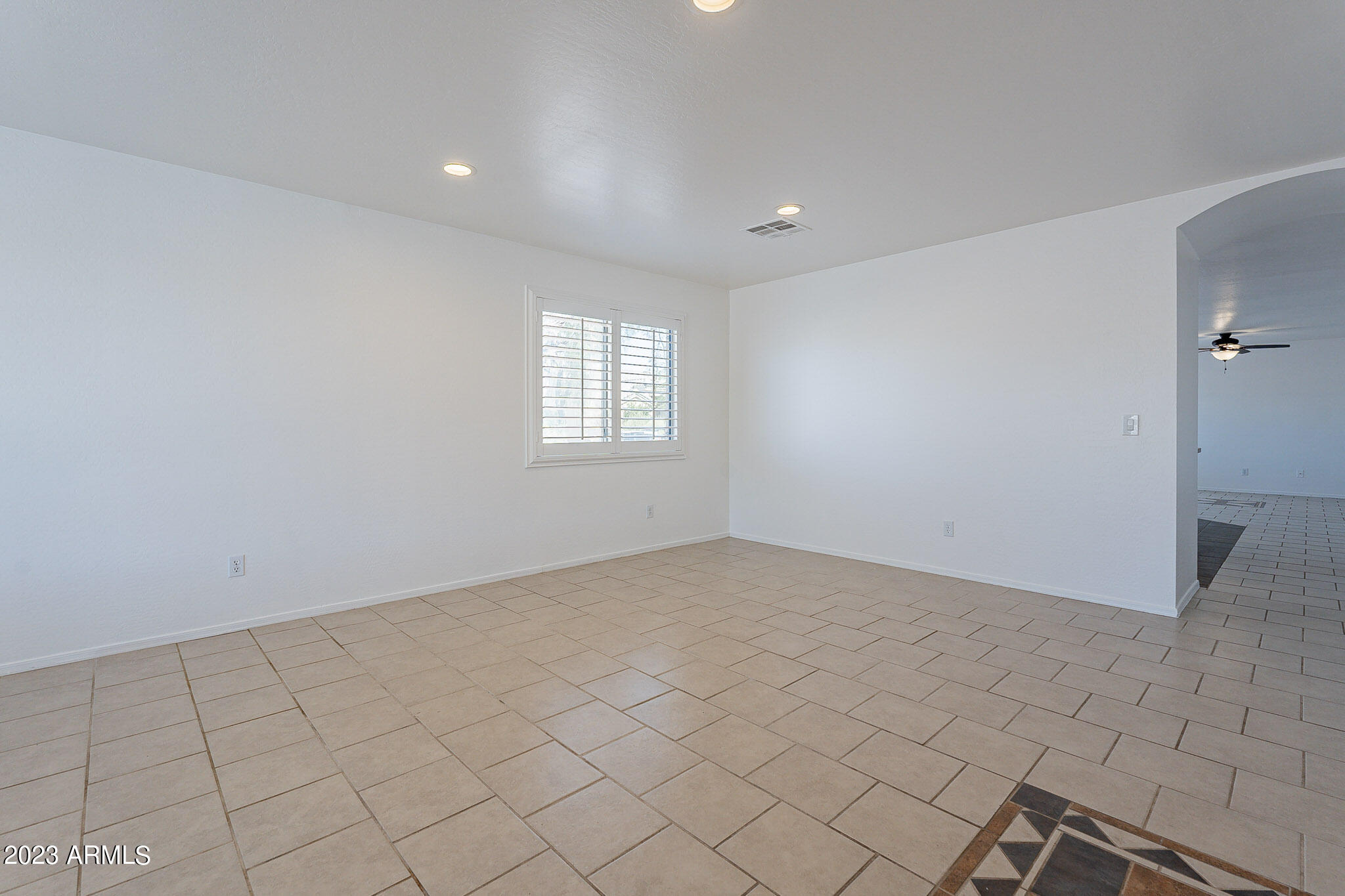 10629 W APACHE Street