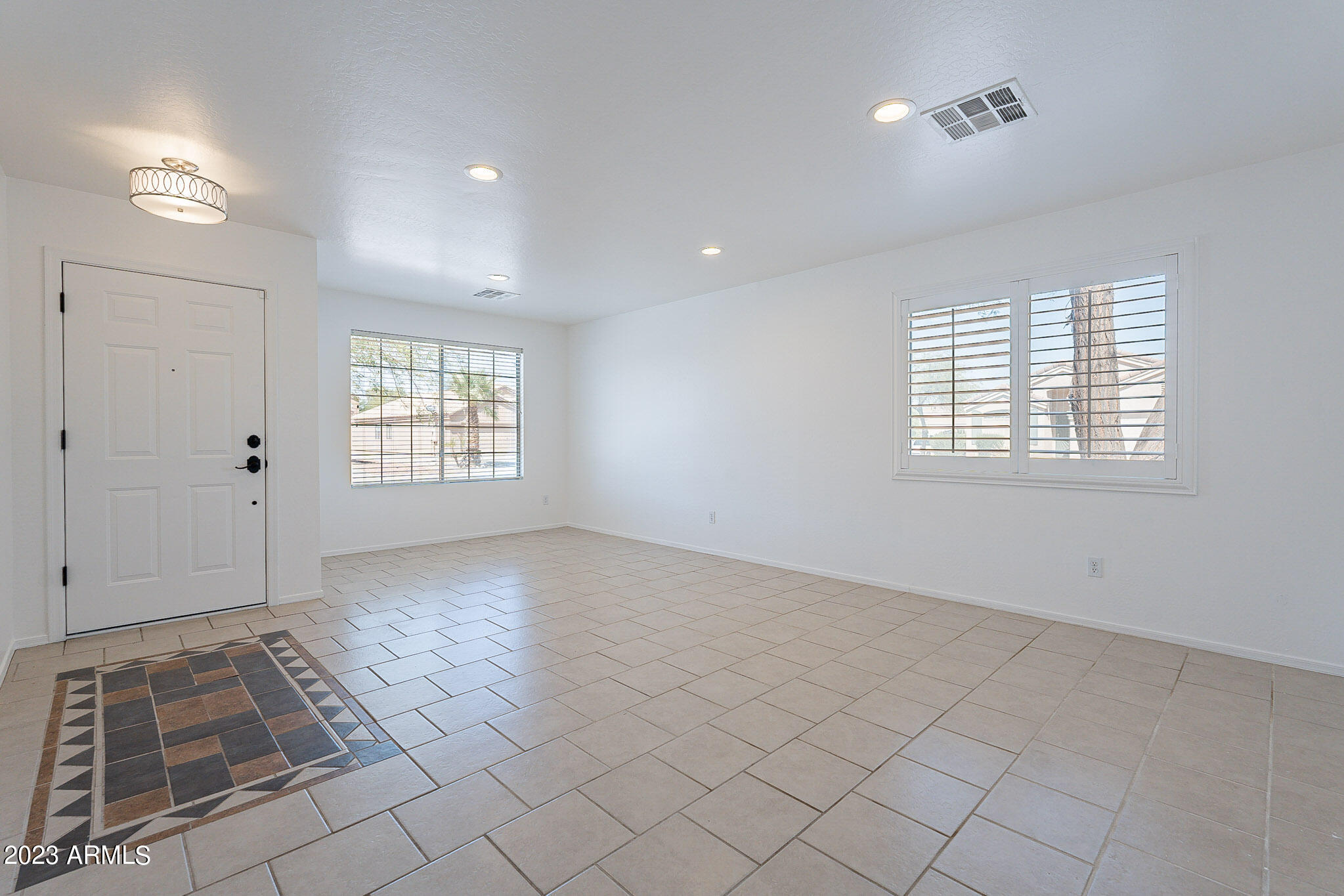 10629 W APACHE Street