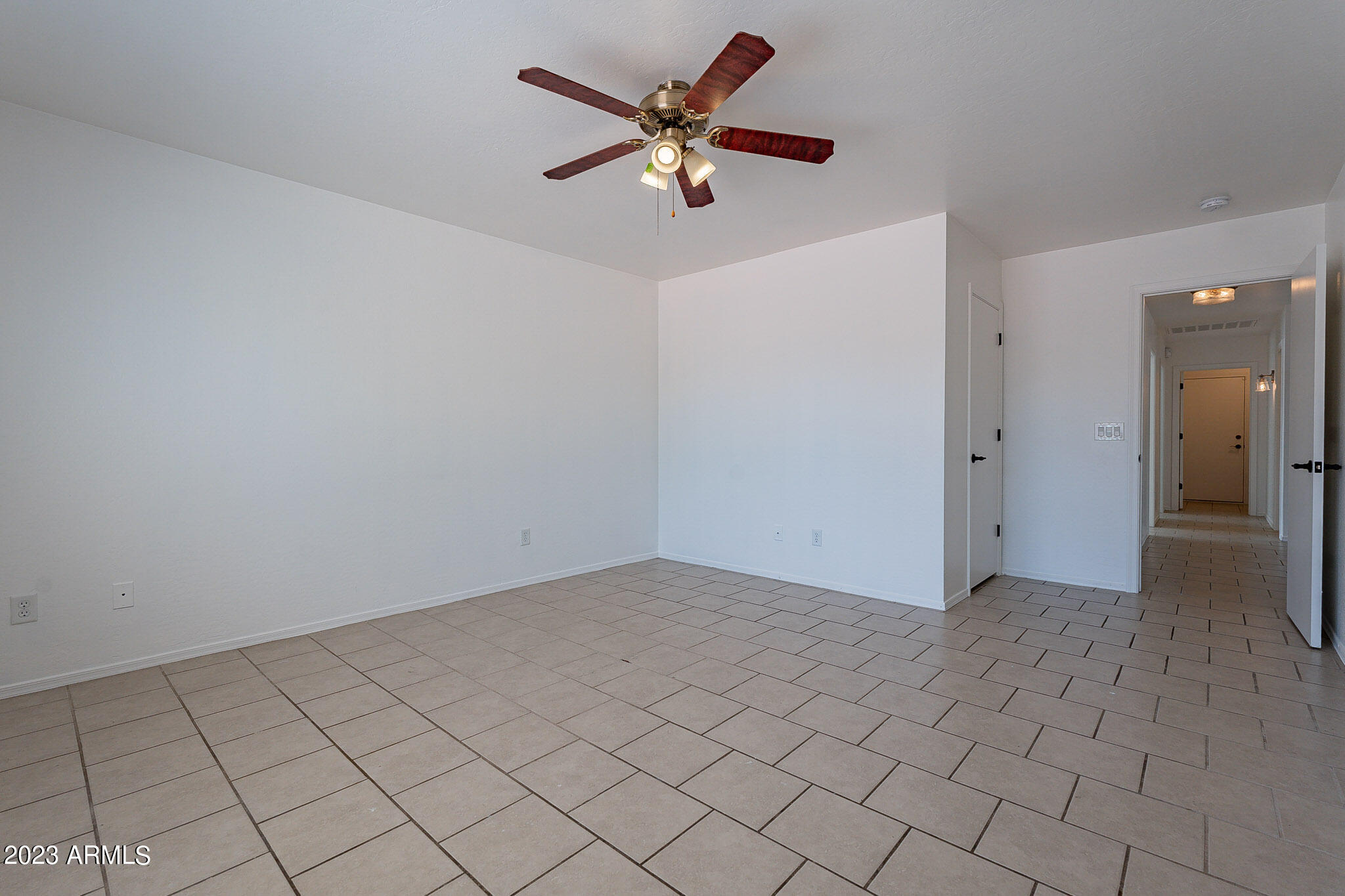 10629 W APACHE Street