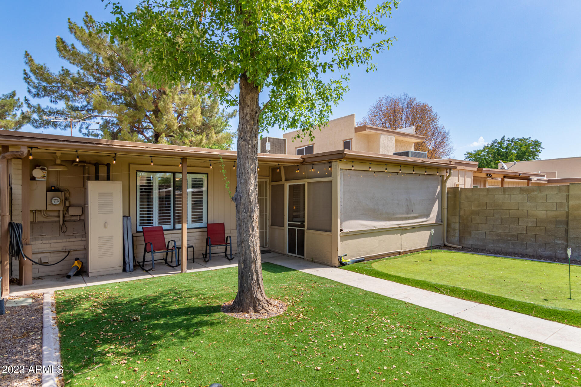 2143 E MINTON Drive