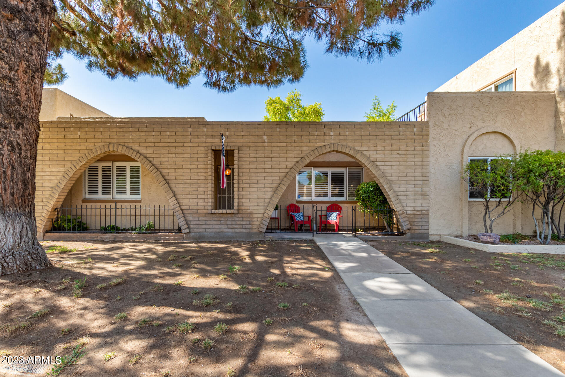 2143 E MINTON Drive