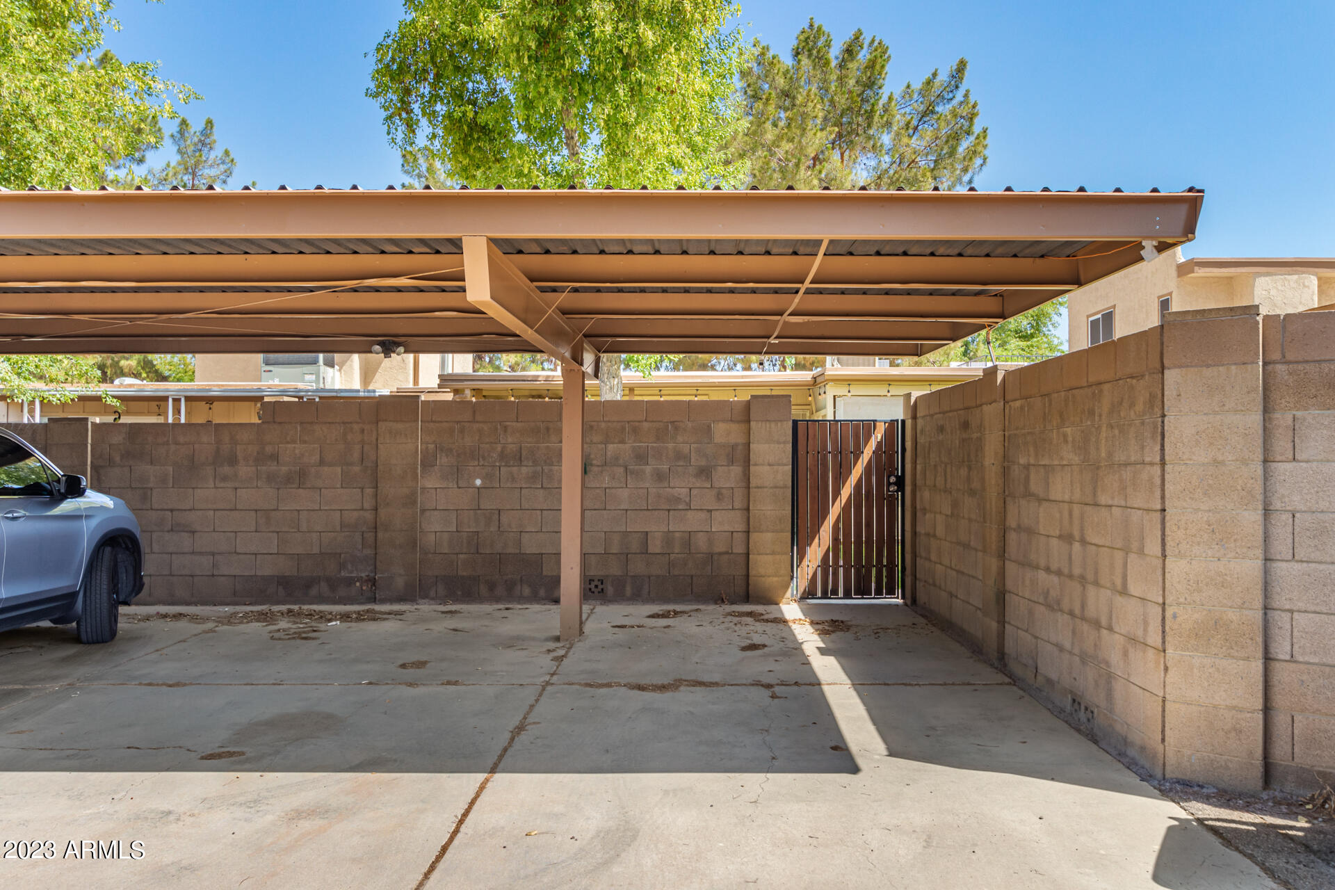 2143 E MINTON Drive