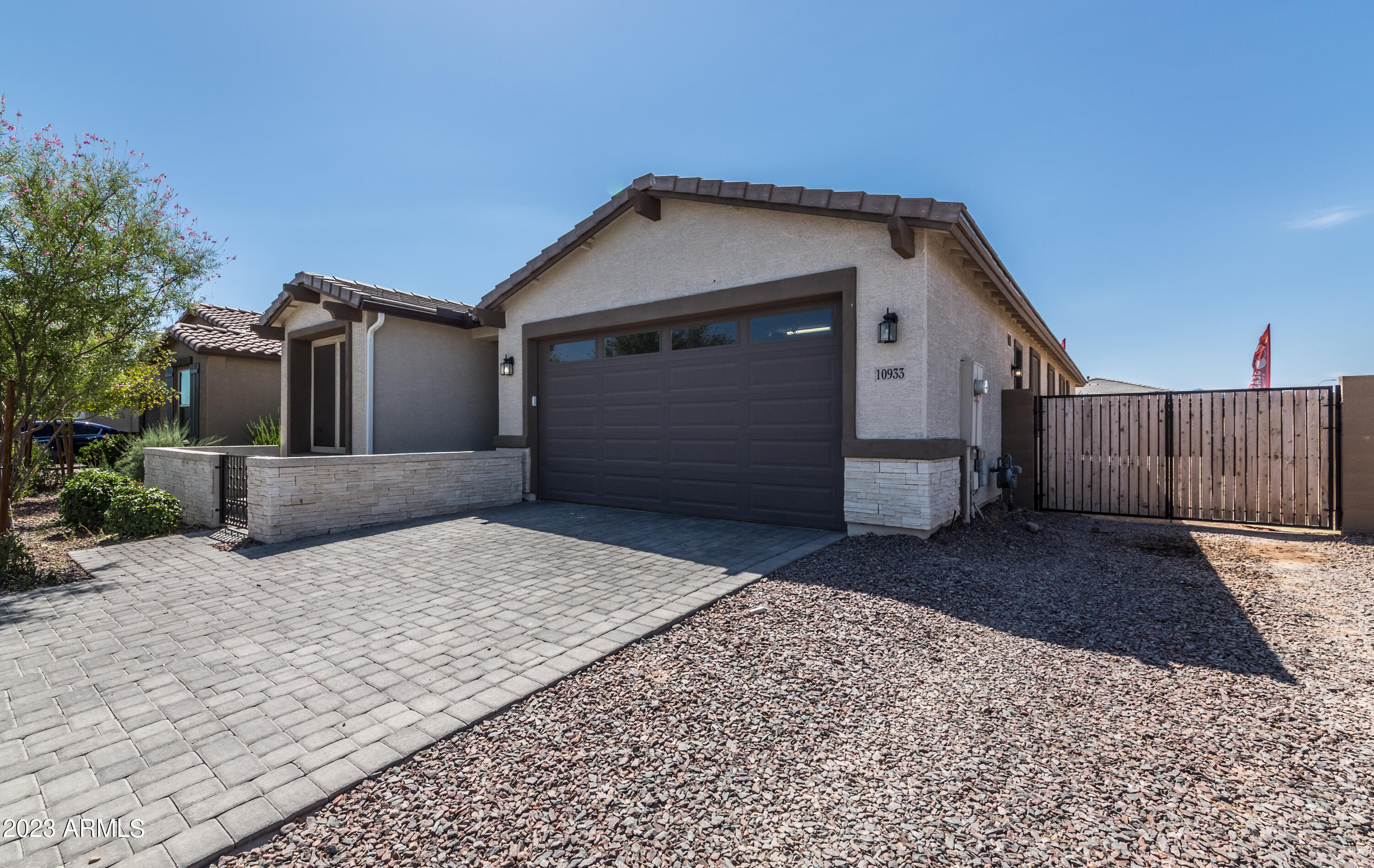 10933 W BUCHANAN Street