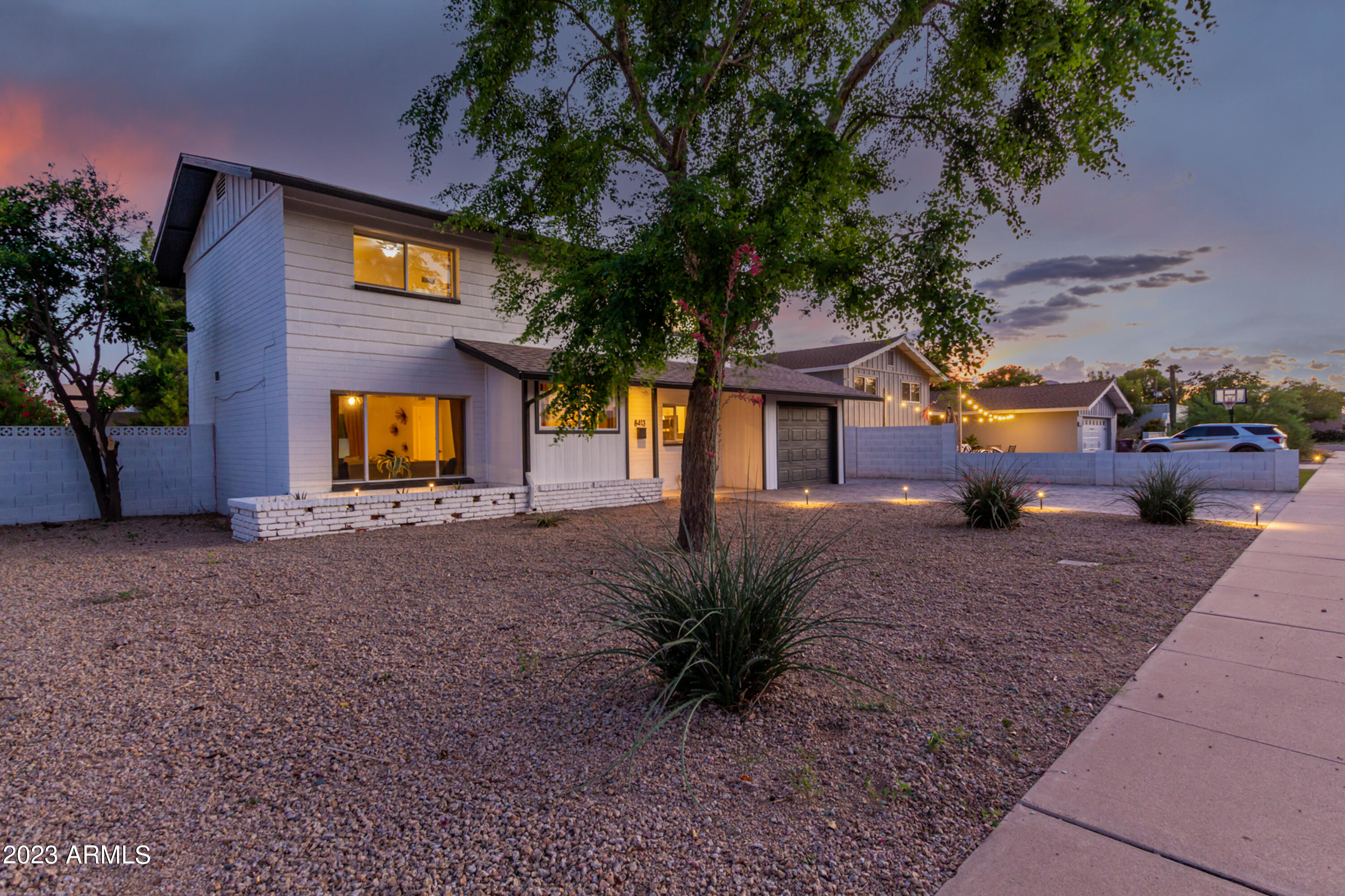 8413 E CITRUS Way