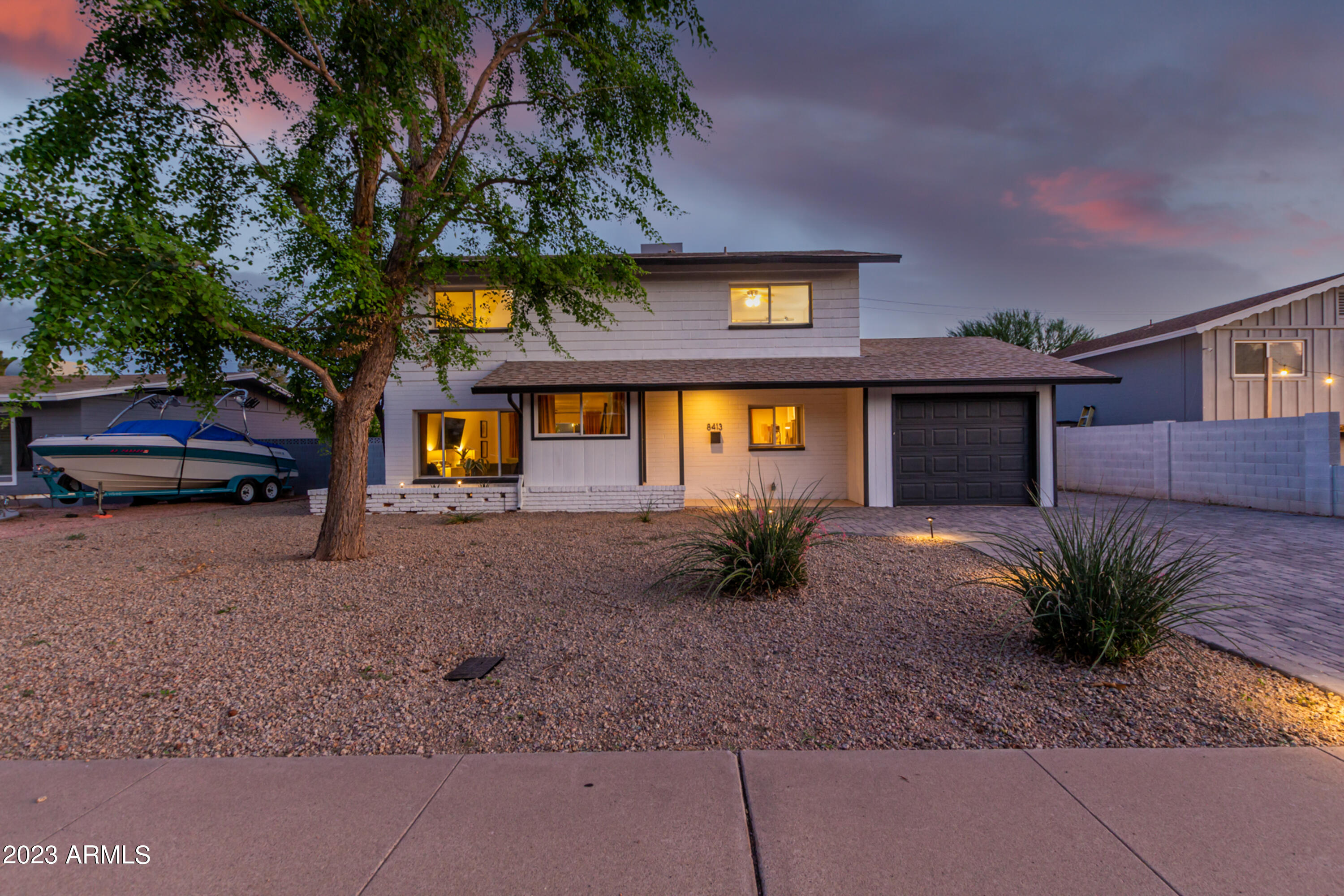 8413 E CITRUS Way