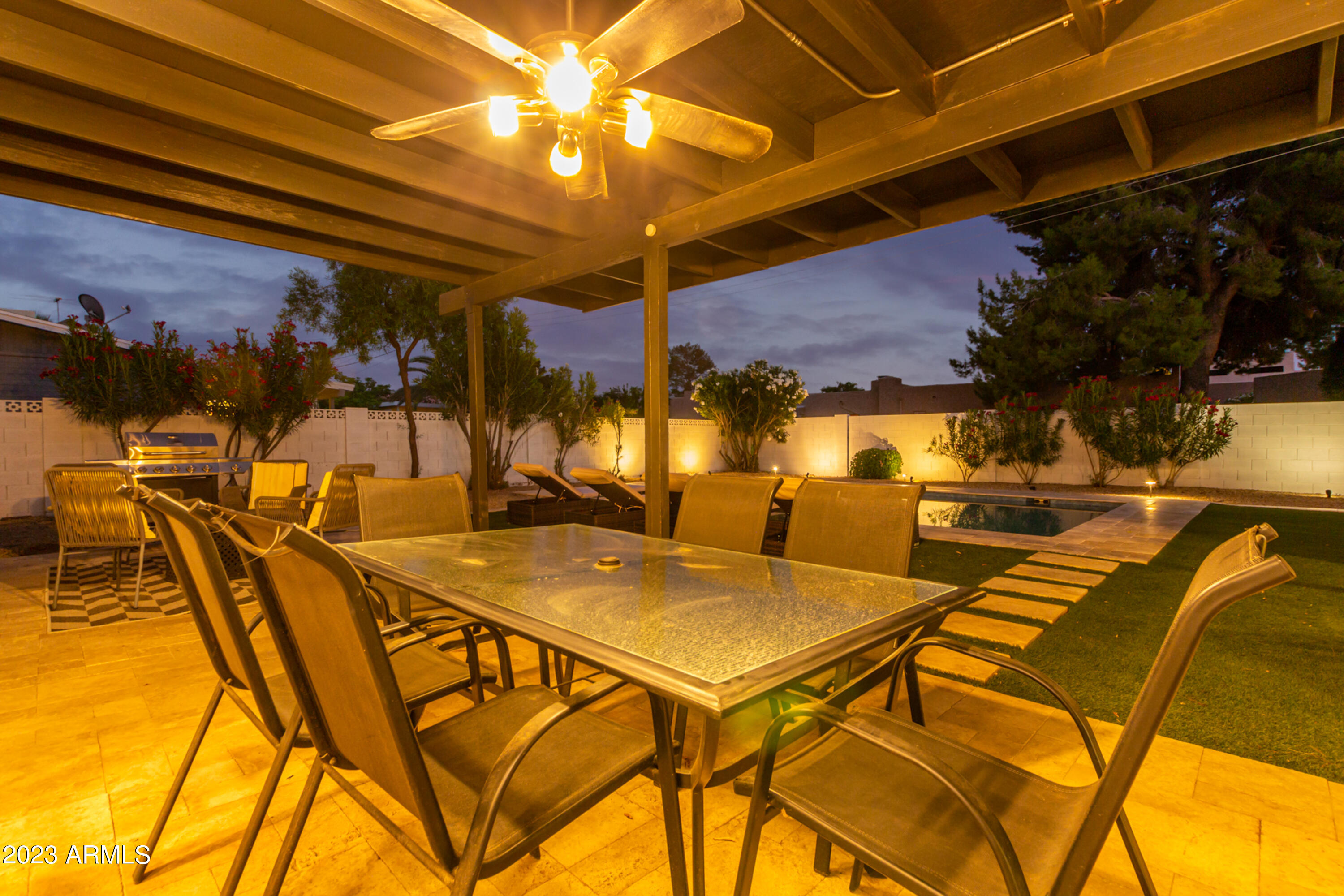 8413 E CITRUS Way