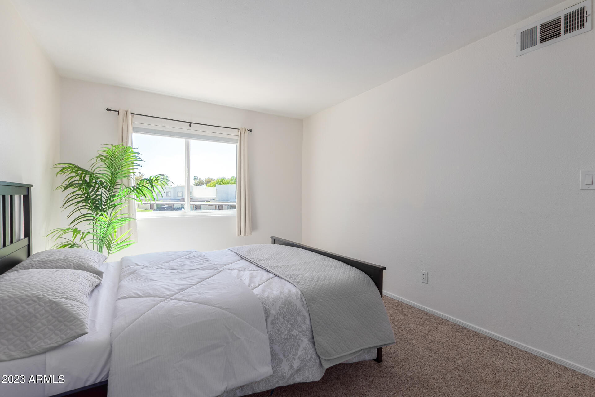 7814 E VALLEY VISTA Drive