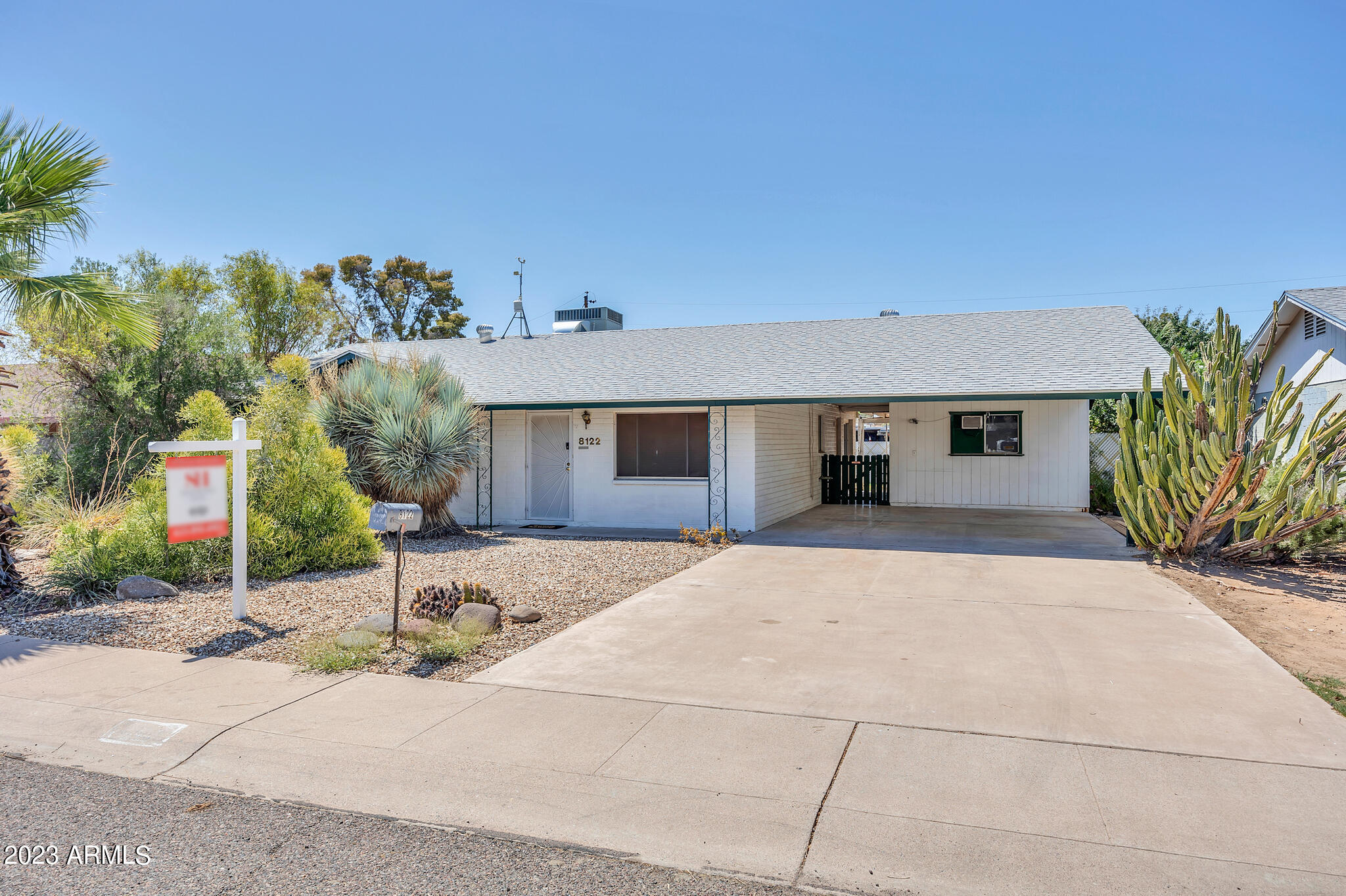 8122 N 41st Drive