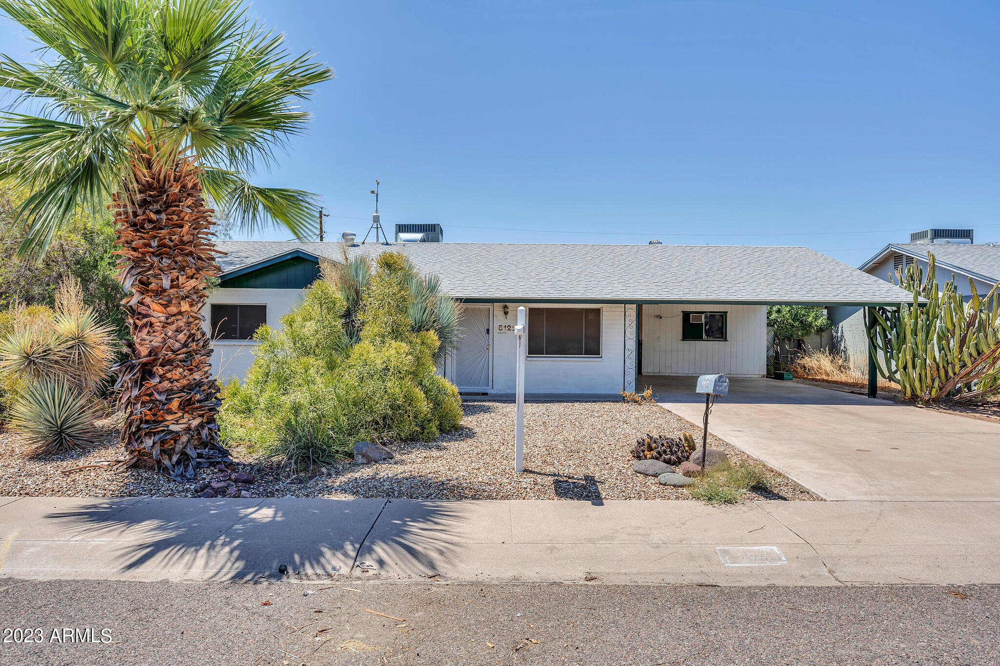 8122 N 41st Drive