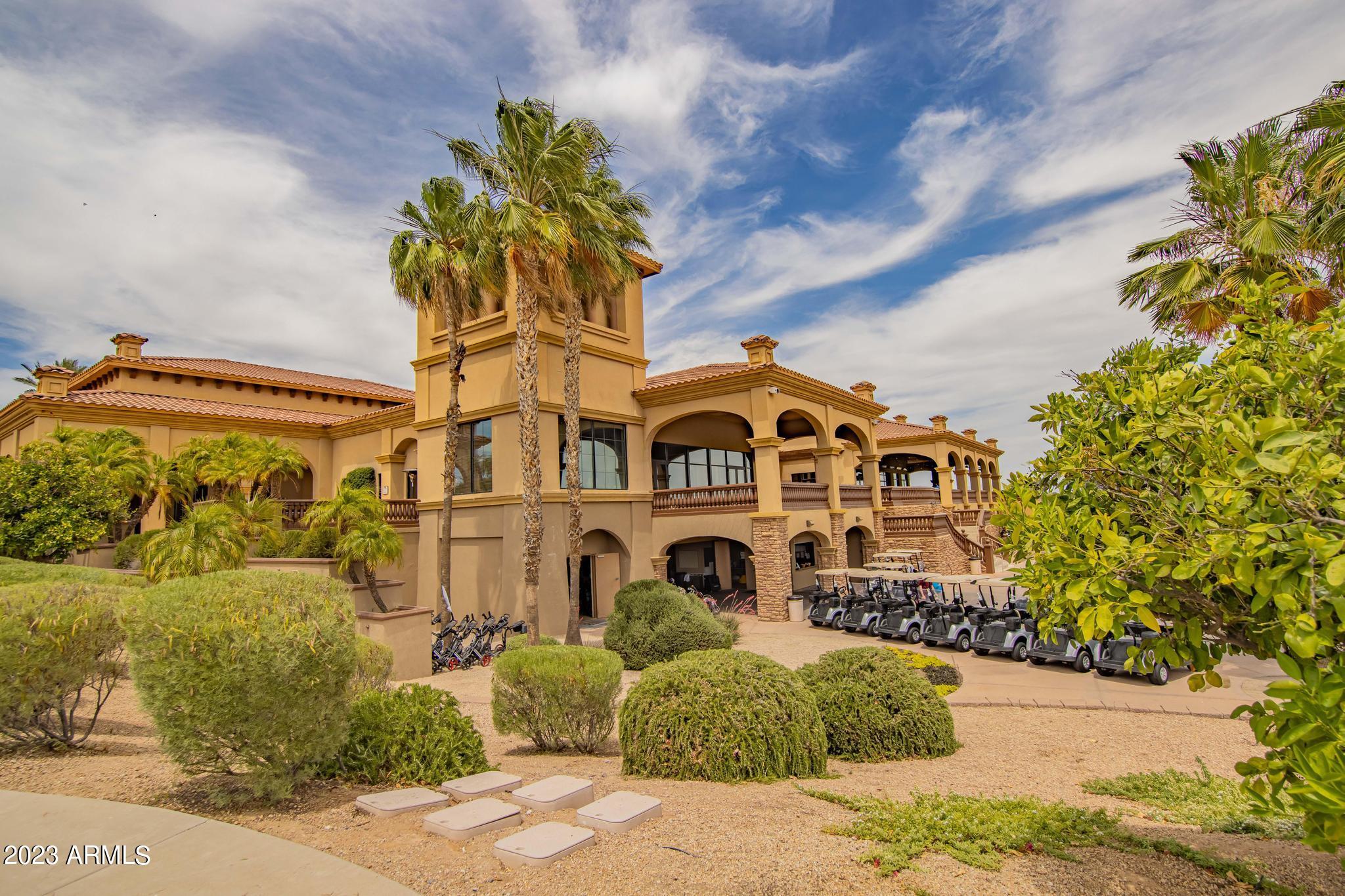 3332 E RAVENSWOOD Drive