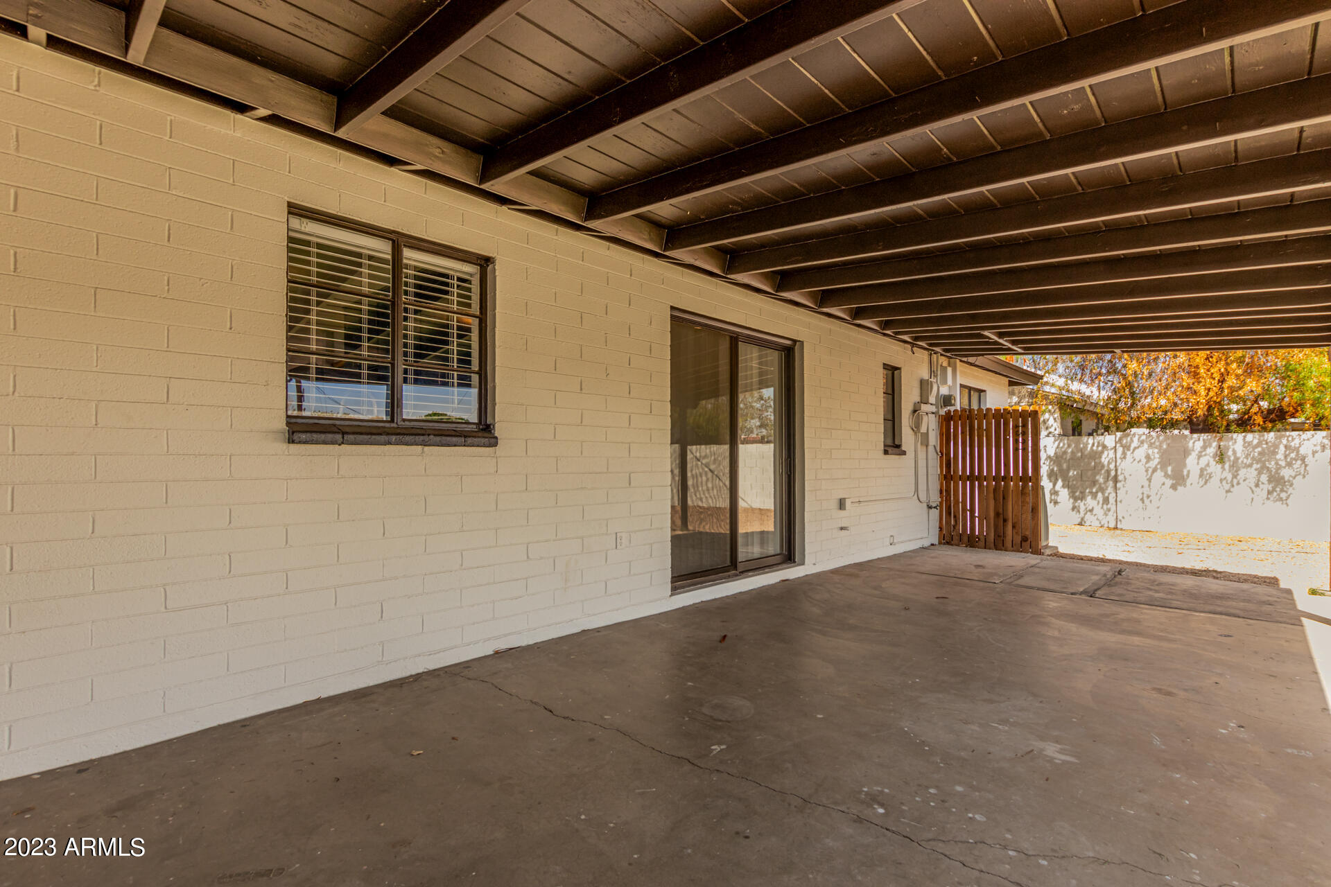1321 W MARIPOSA Street