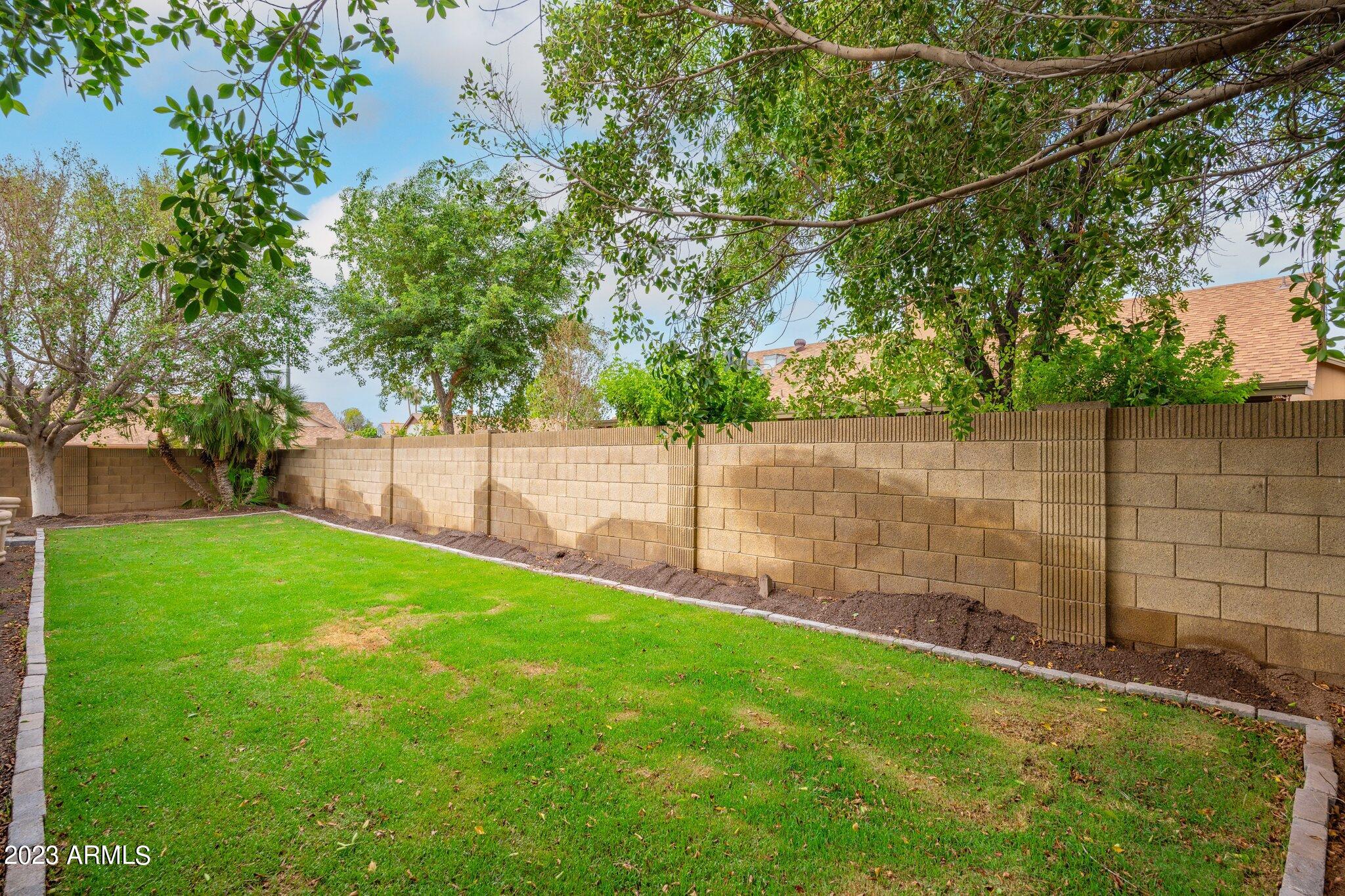 7550 W DAHLIA Drive
