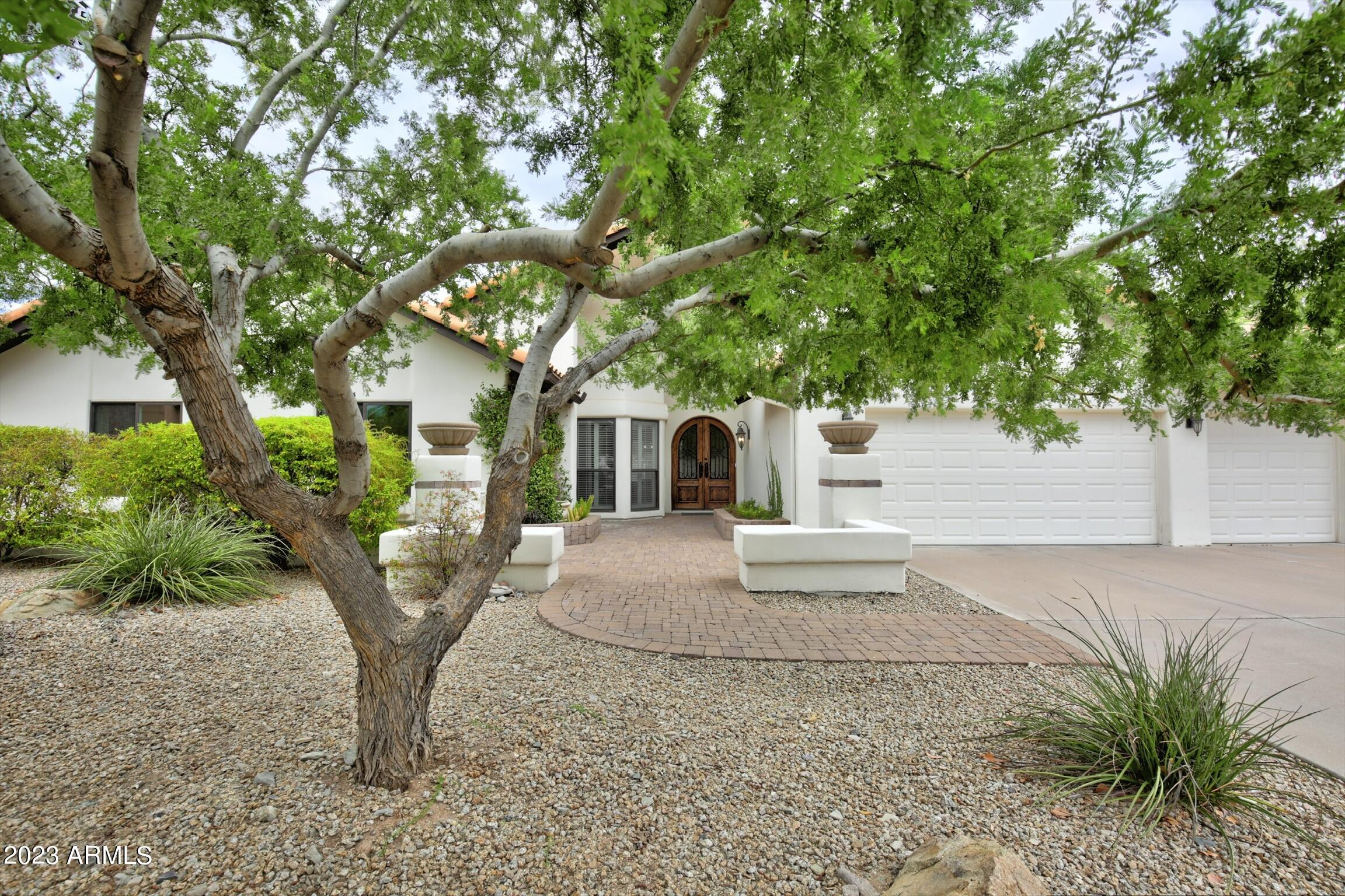 9891 E WINDROSE Drive